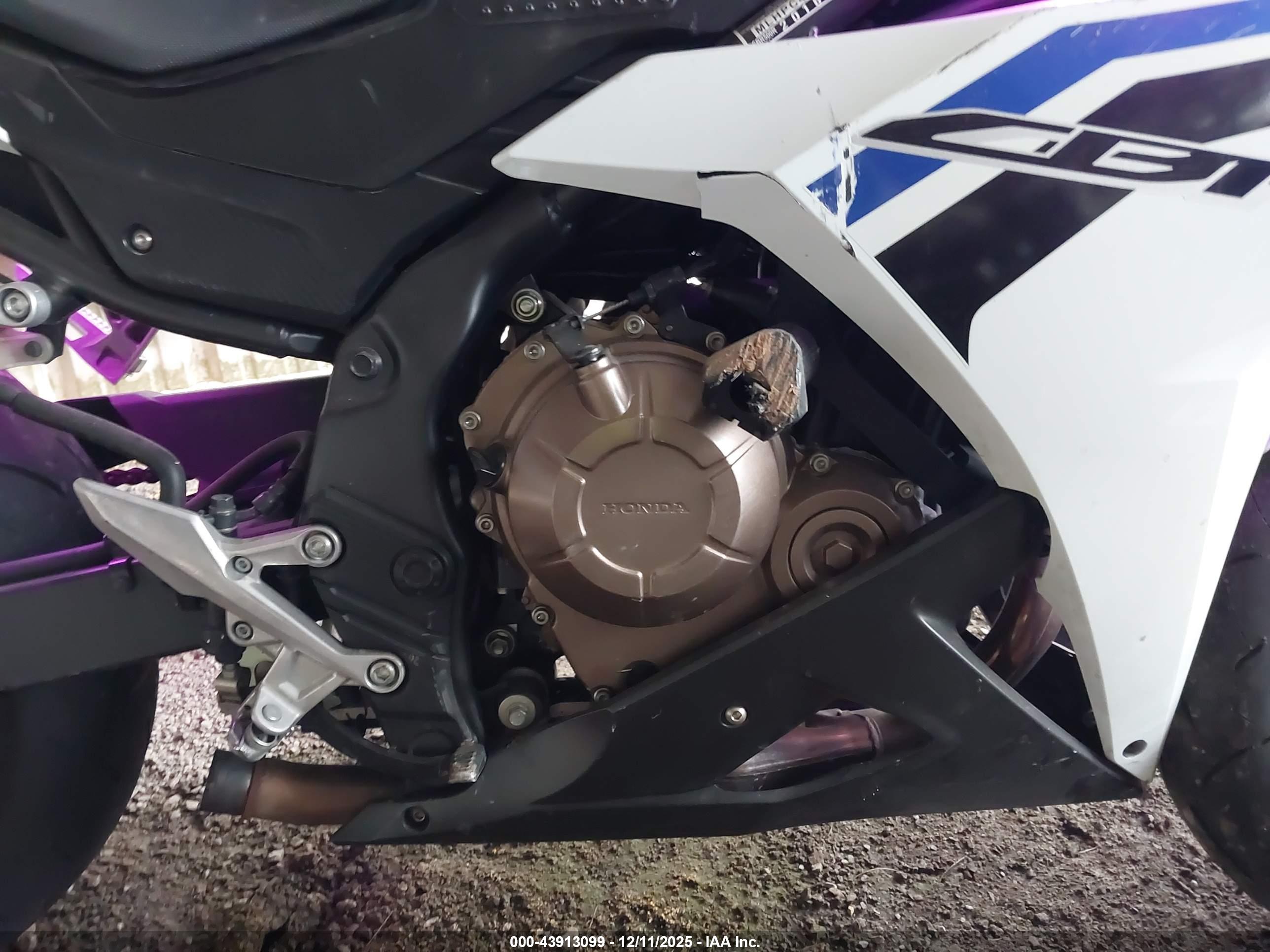 HONDA CBR500 image 8