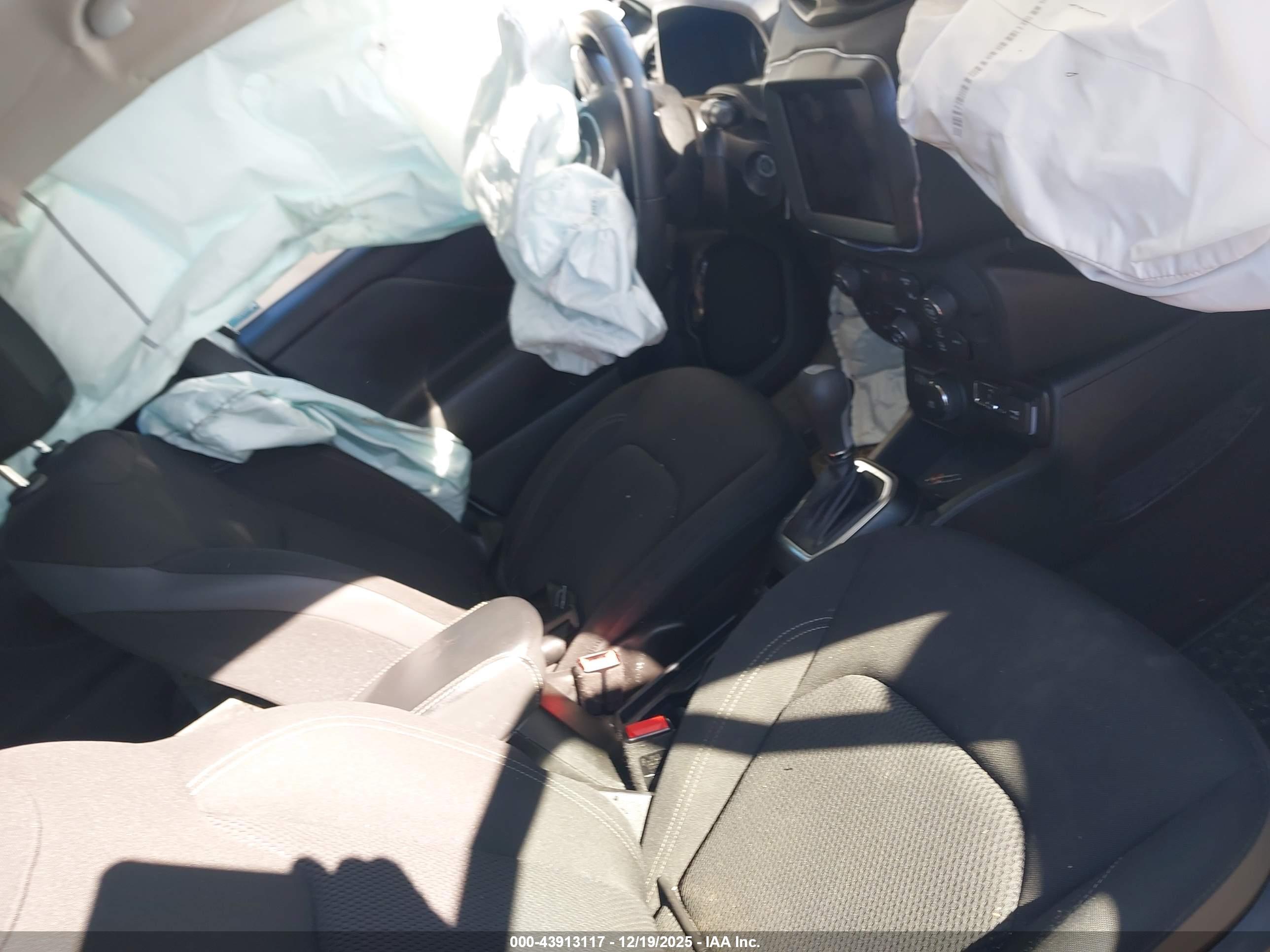 JEEP RENEGADE image 5