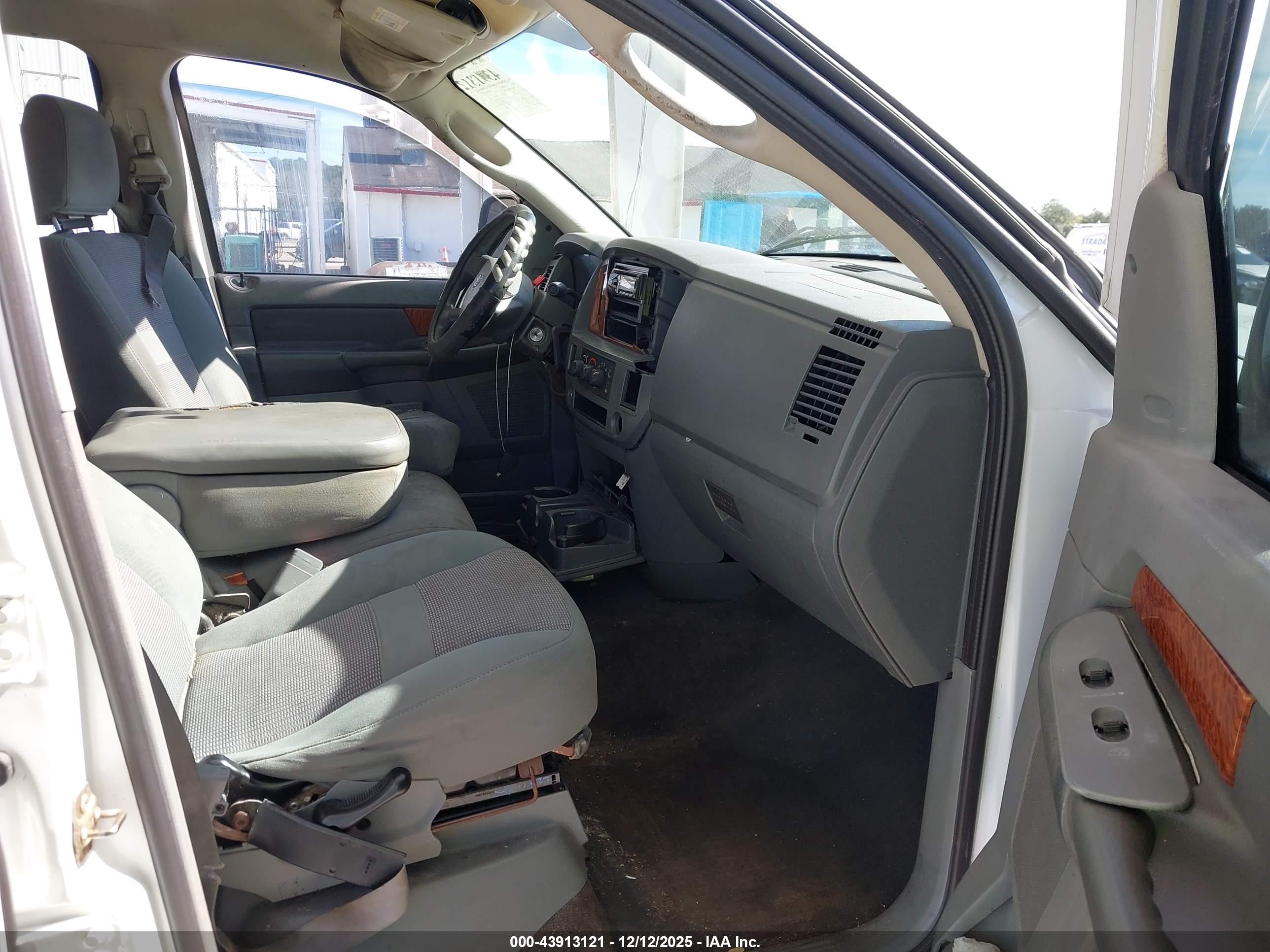 DODGE RAM image 5