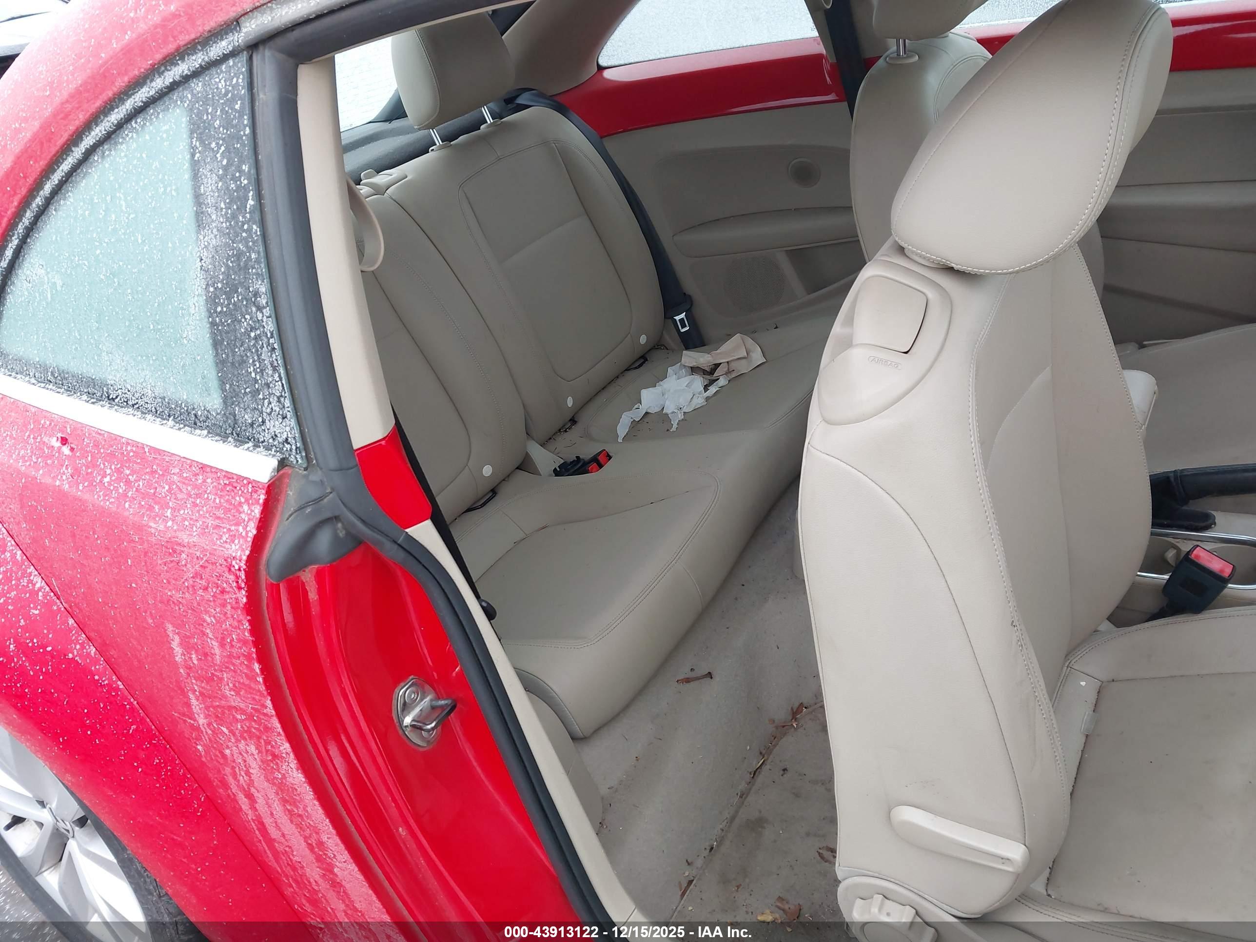 VOLKSWAGEN BEETLE image 8