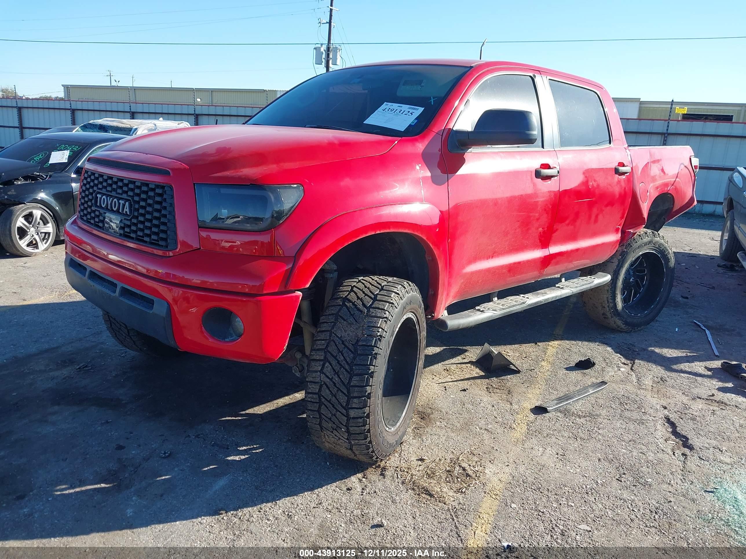 TOYOTA TUNDRA image 2
