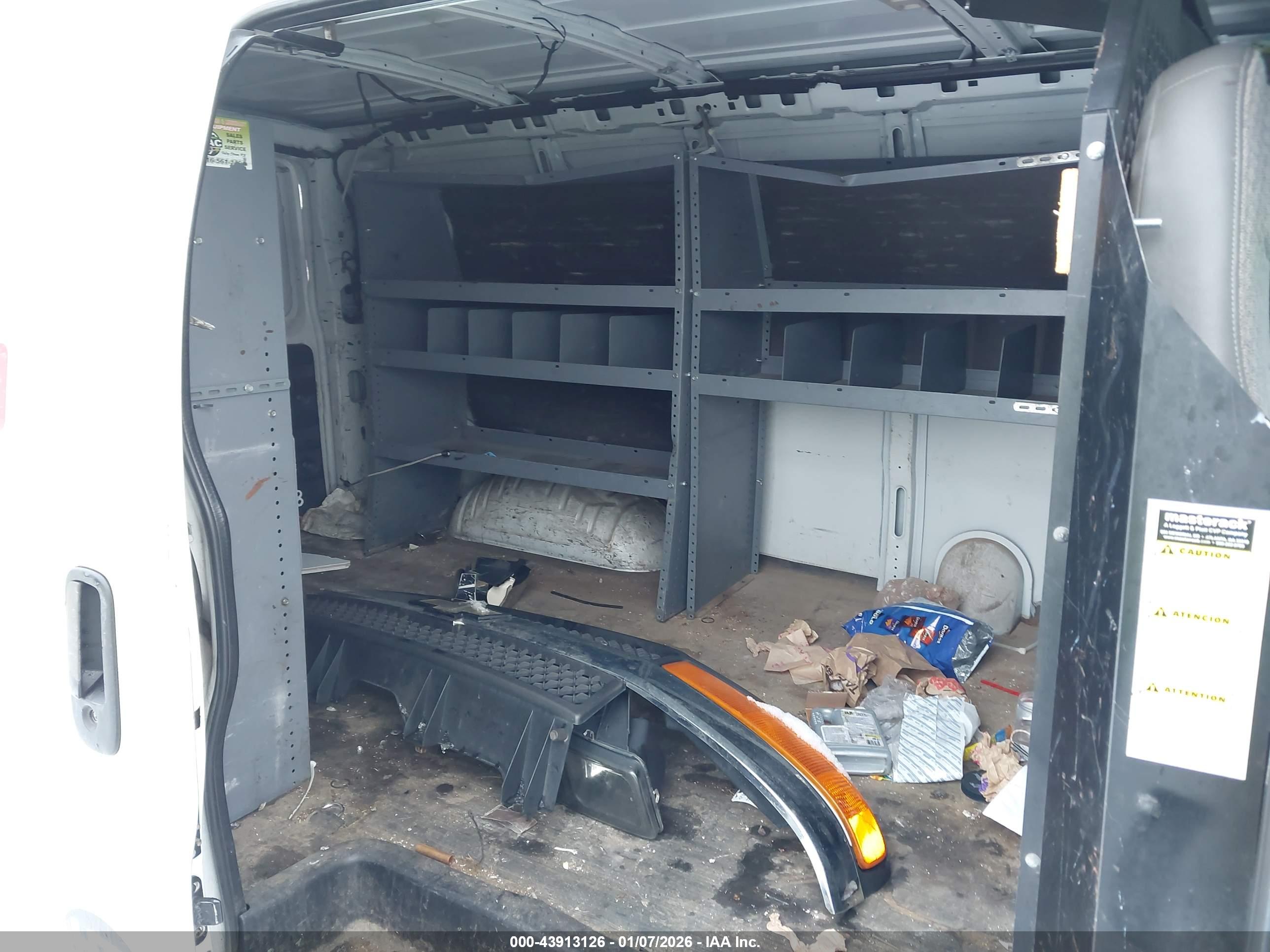 CHEVROLET EXPRESS image 8