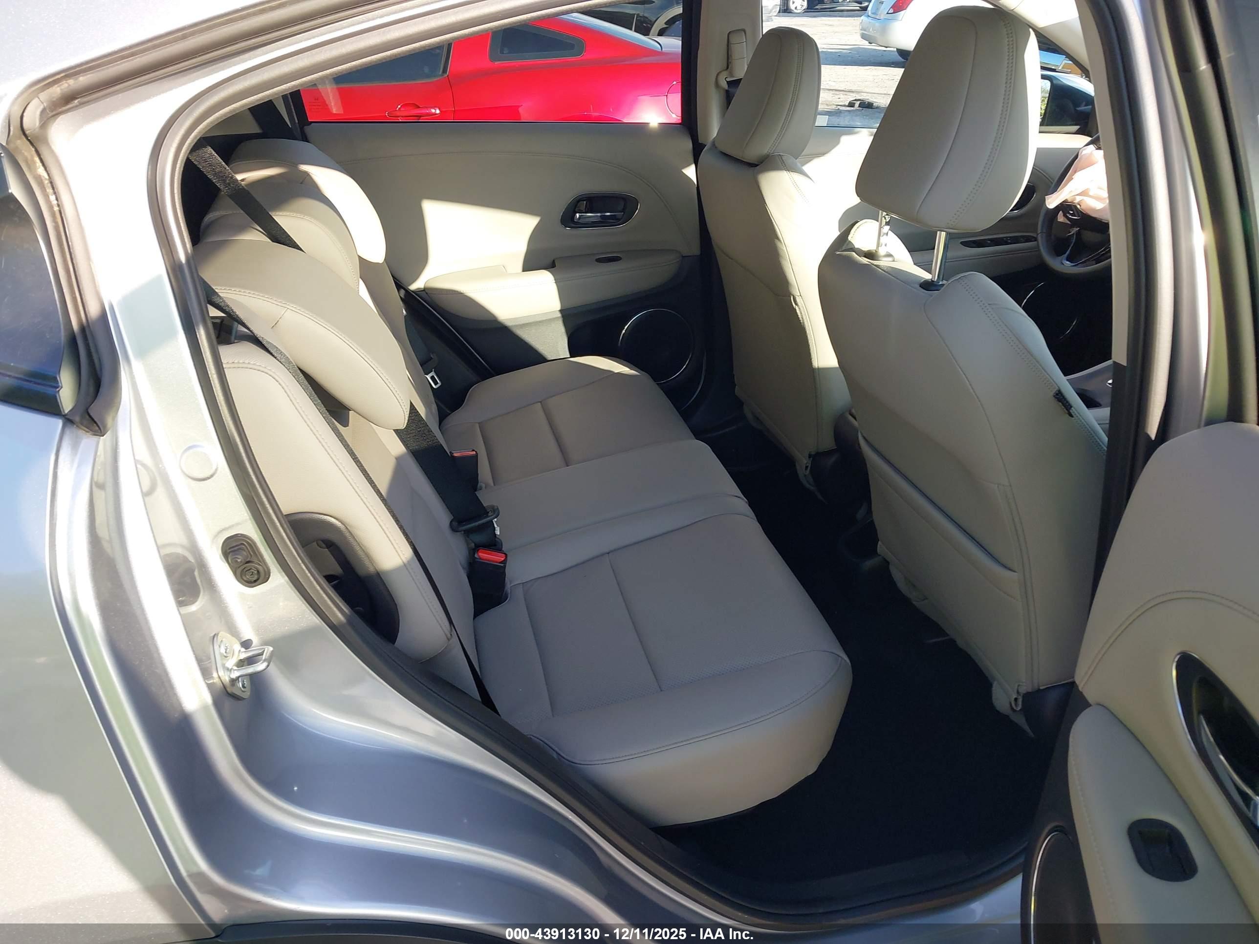 HONDA HR-V image 8