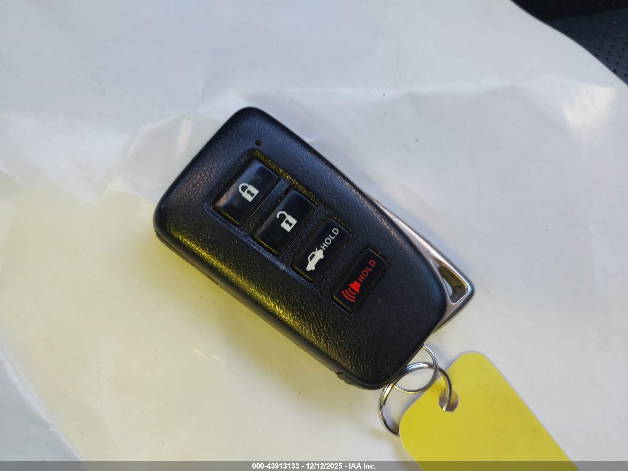 LEXUS ES image 11