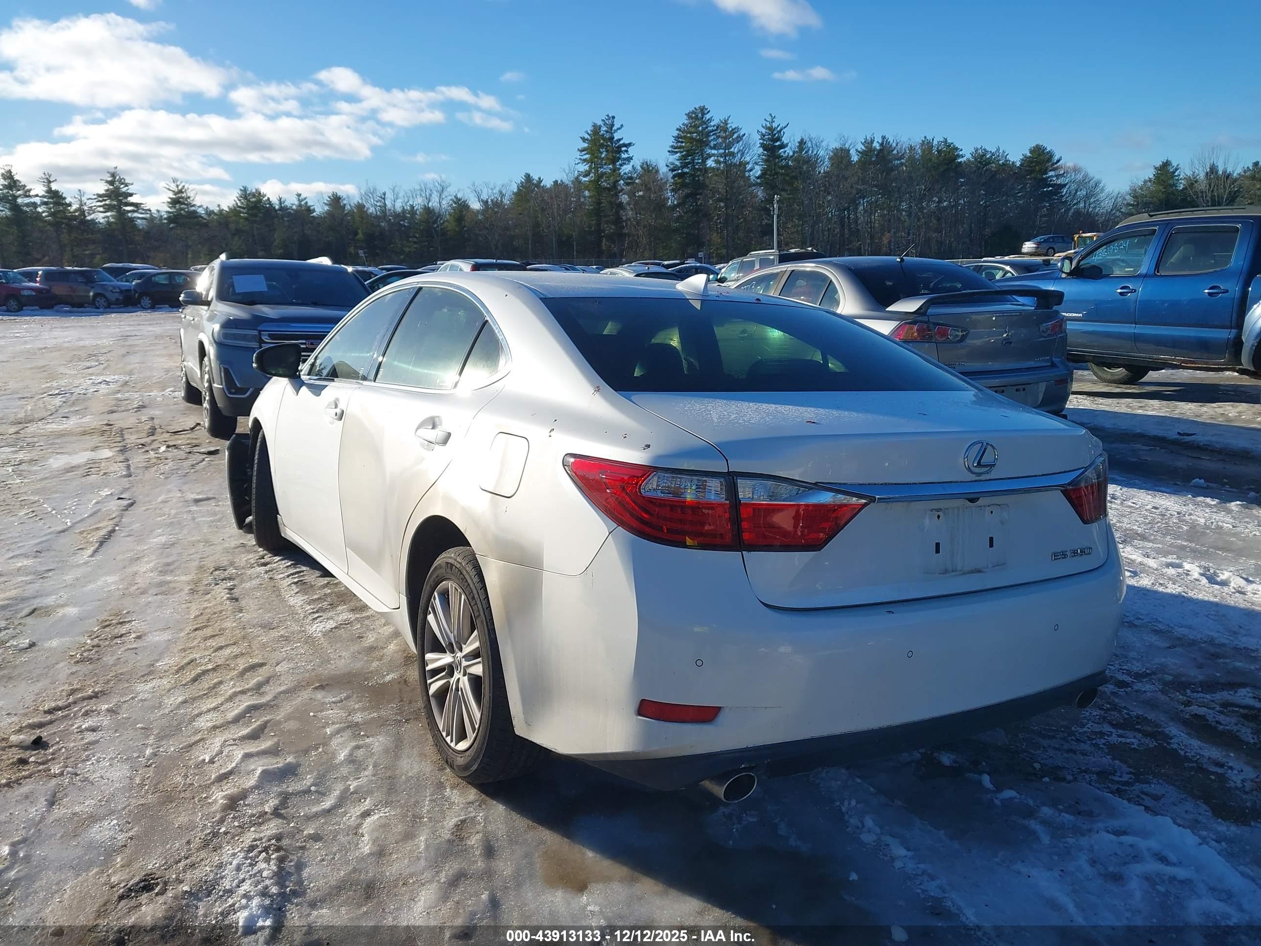 LEXUS ES image 3