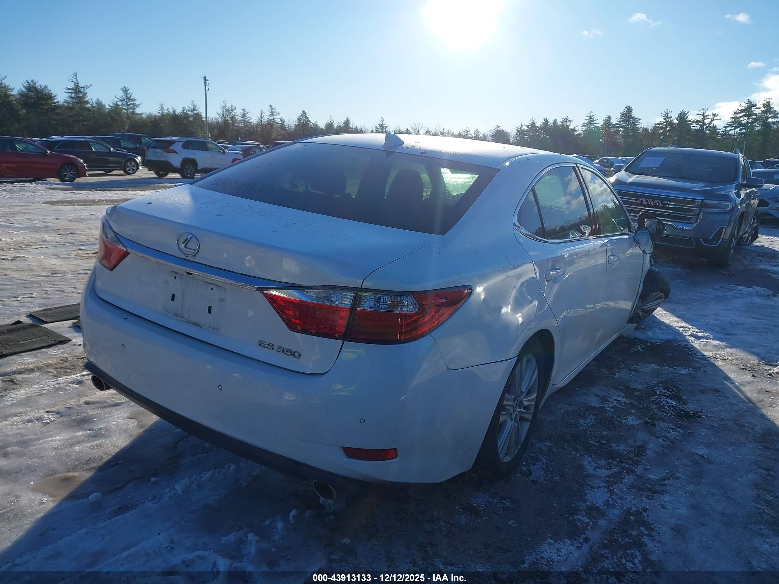 LEXUS ES image 4
