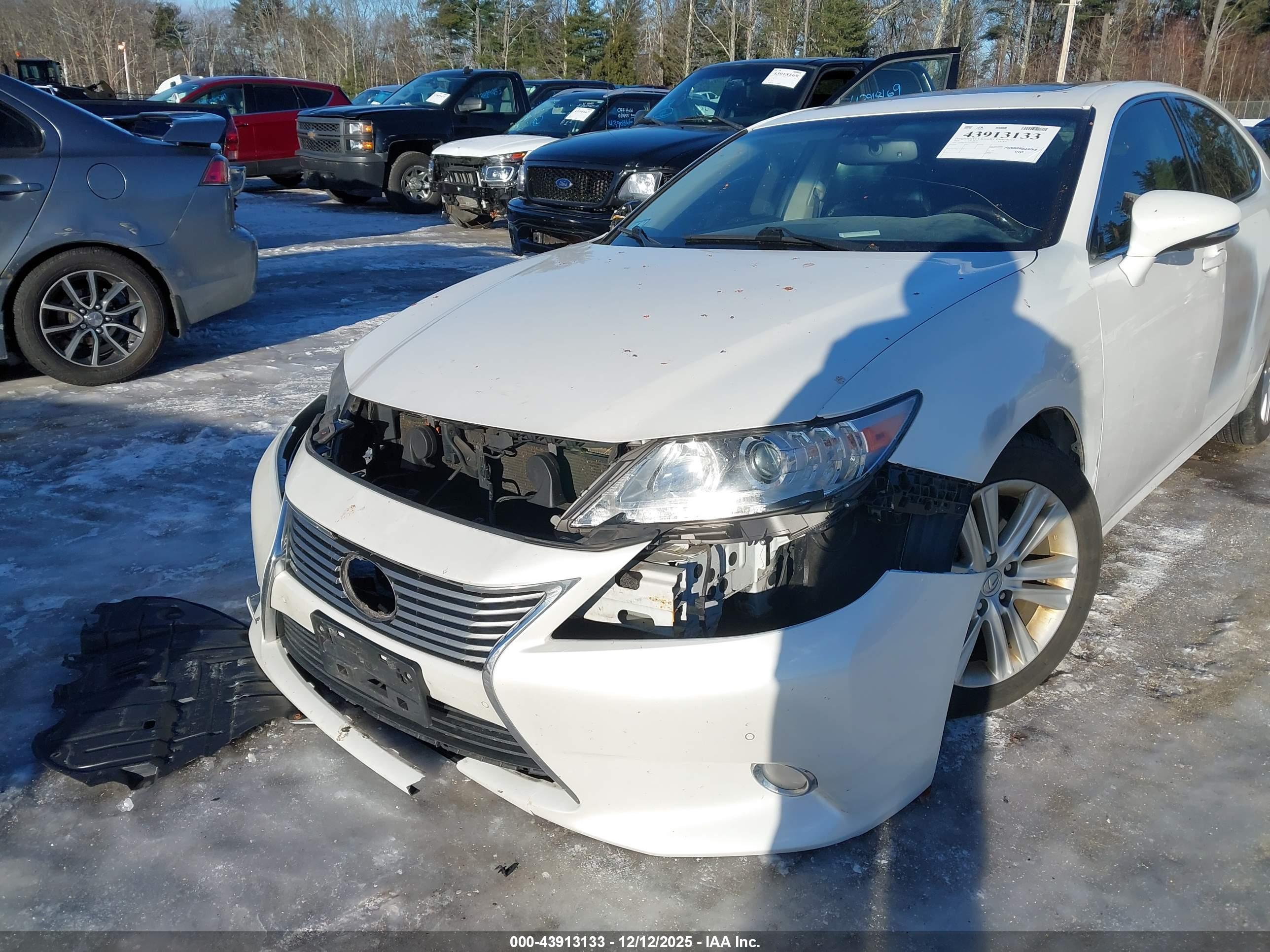 LEXUS ES image 6