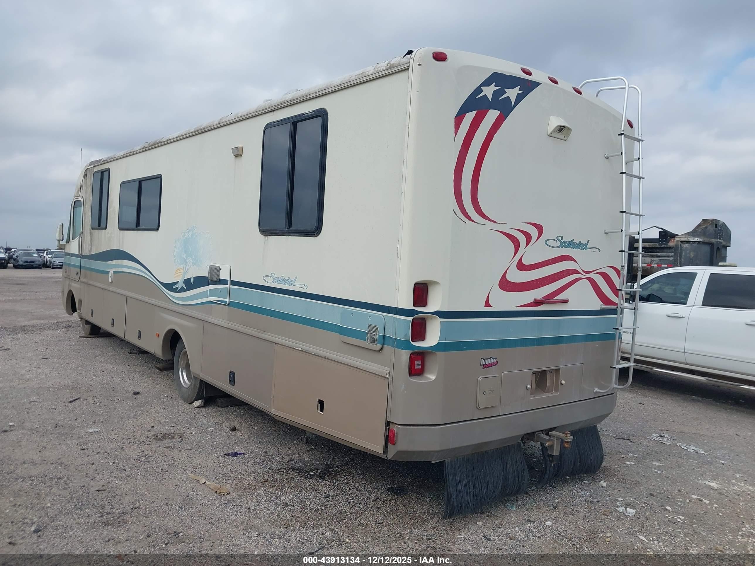 FORD F530 image 3