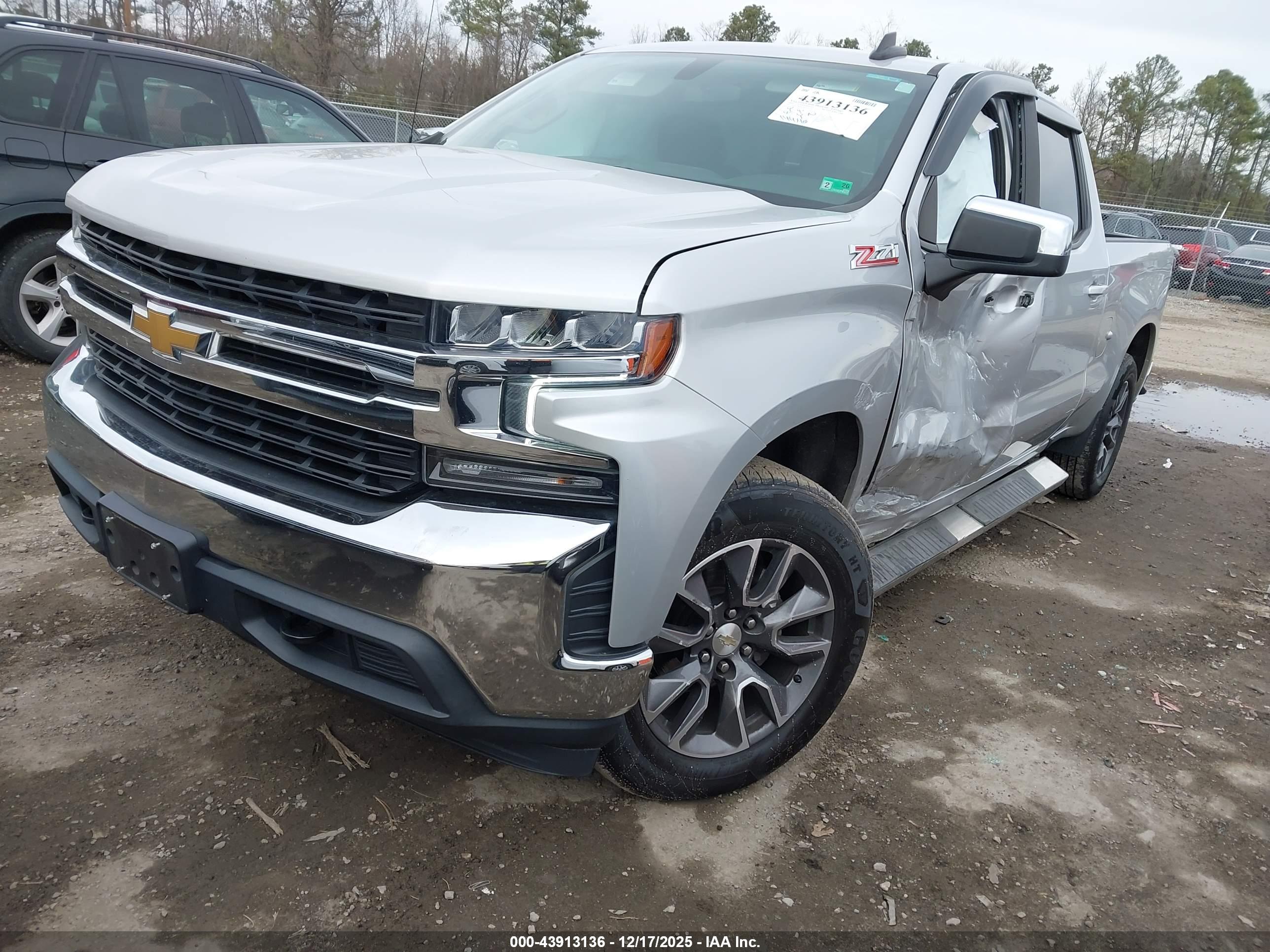 CHEVROLET SILVERADO image 2