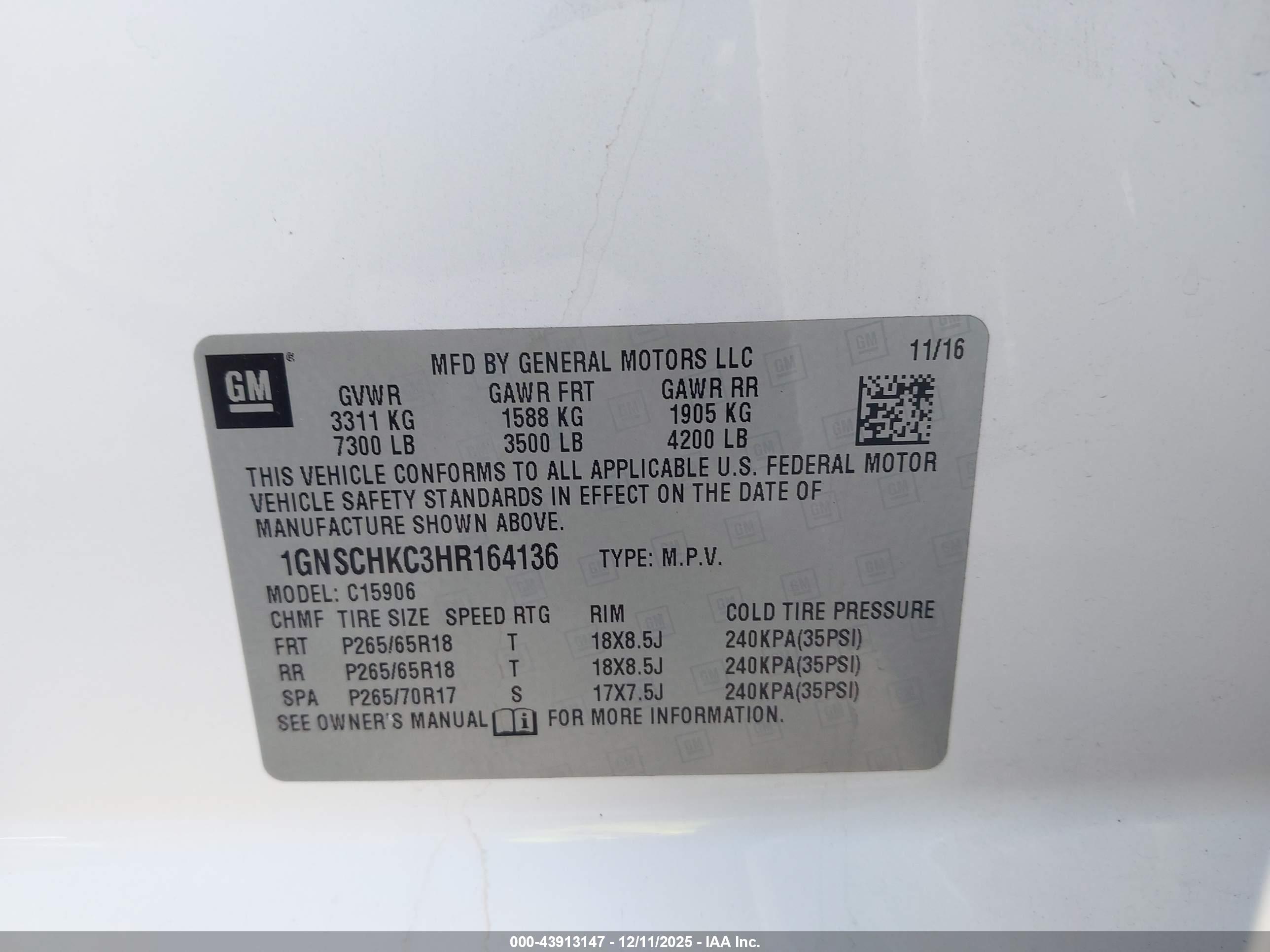 CHEVROLET SUBURBAN image 9