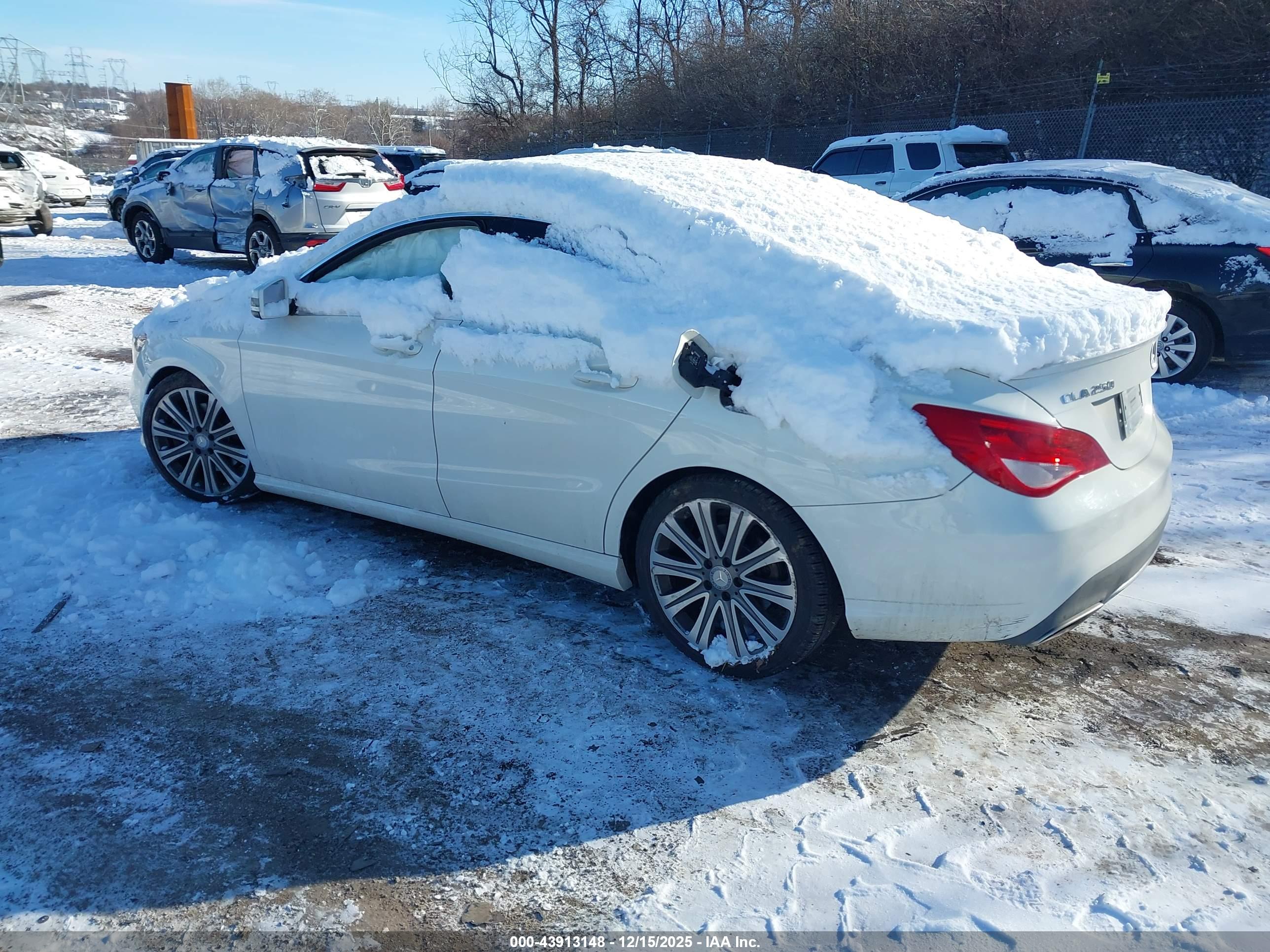 MERCEDES-BENZ CLA image 3