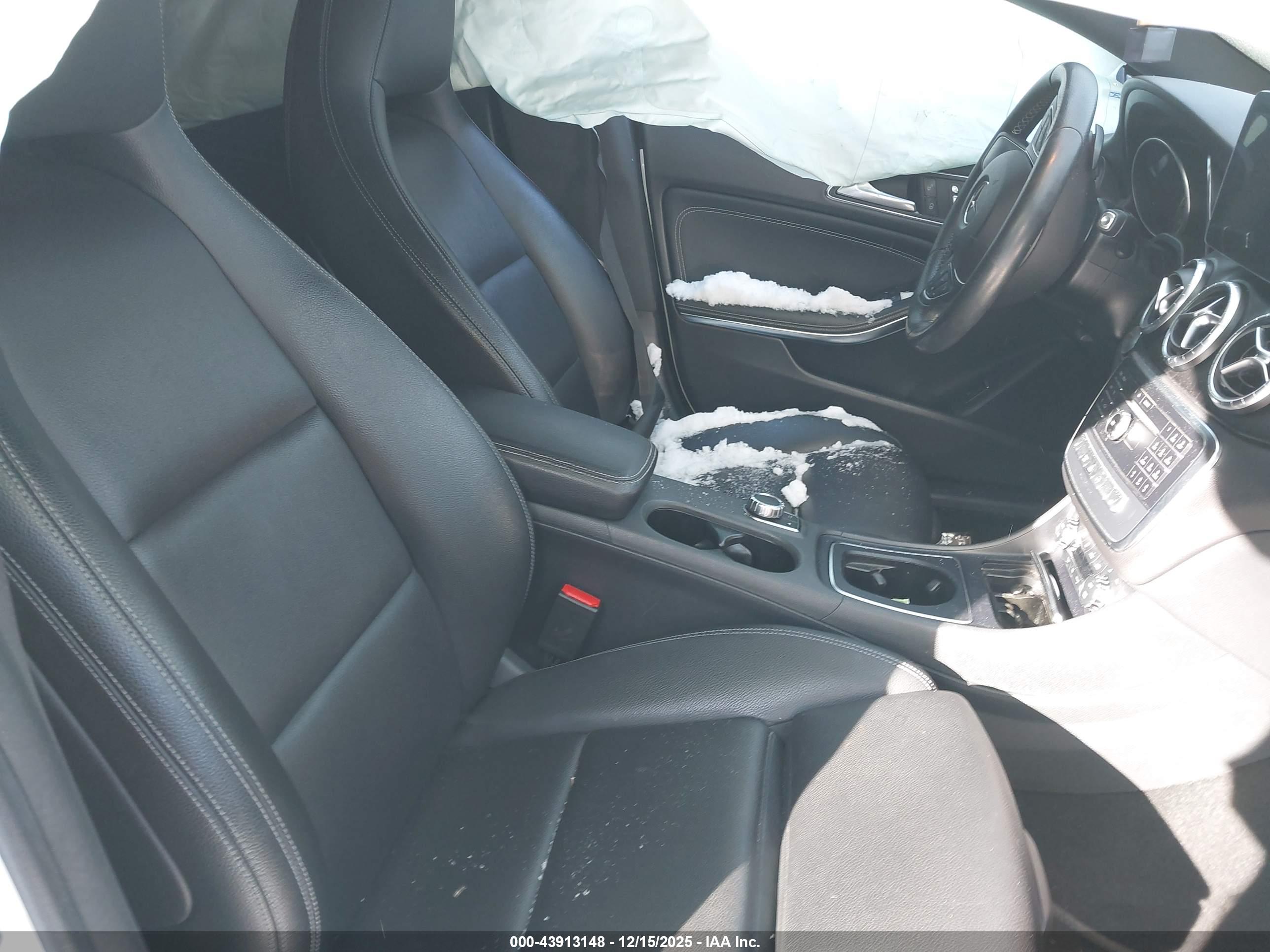 MERCEDES-BENZ CLA image 5