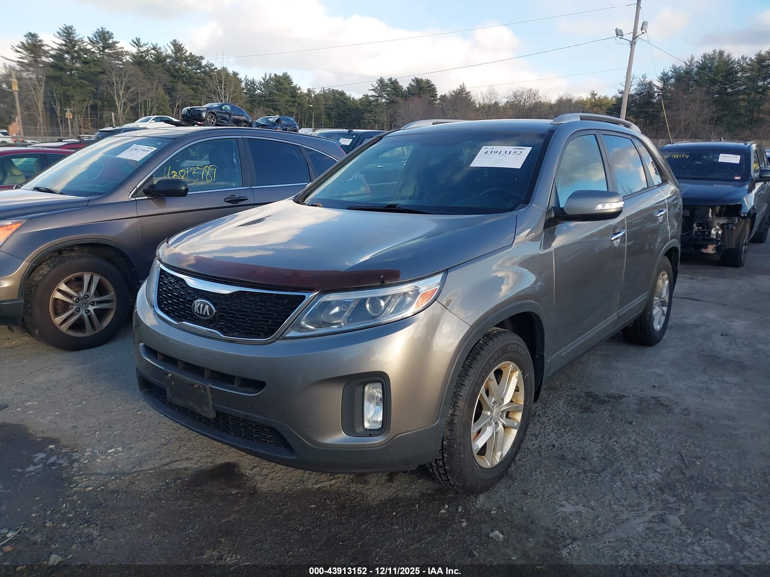 KIA SORENTO image 2