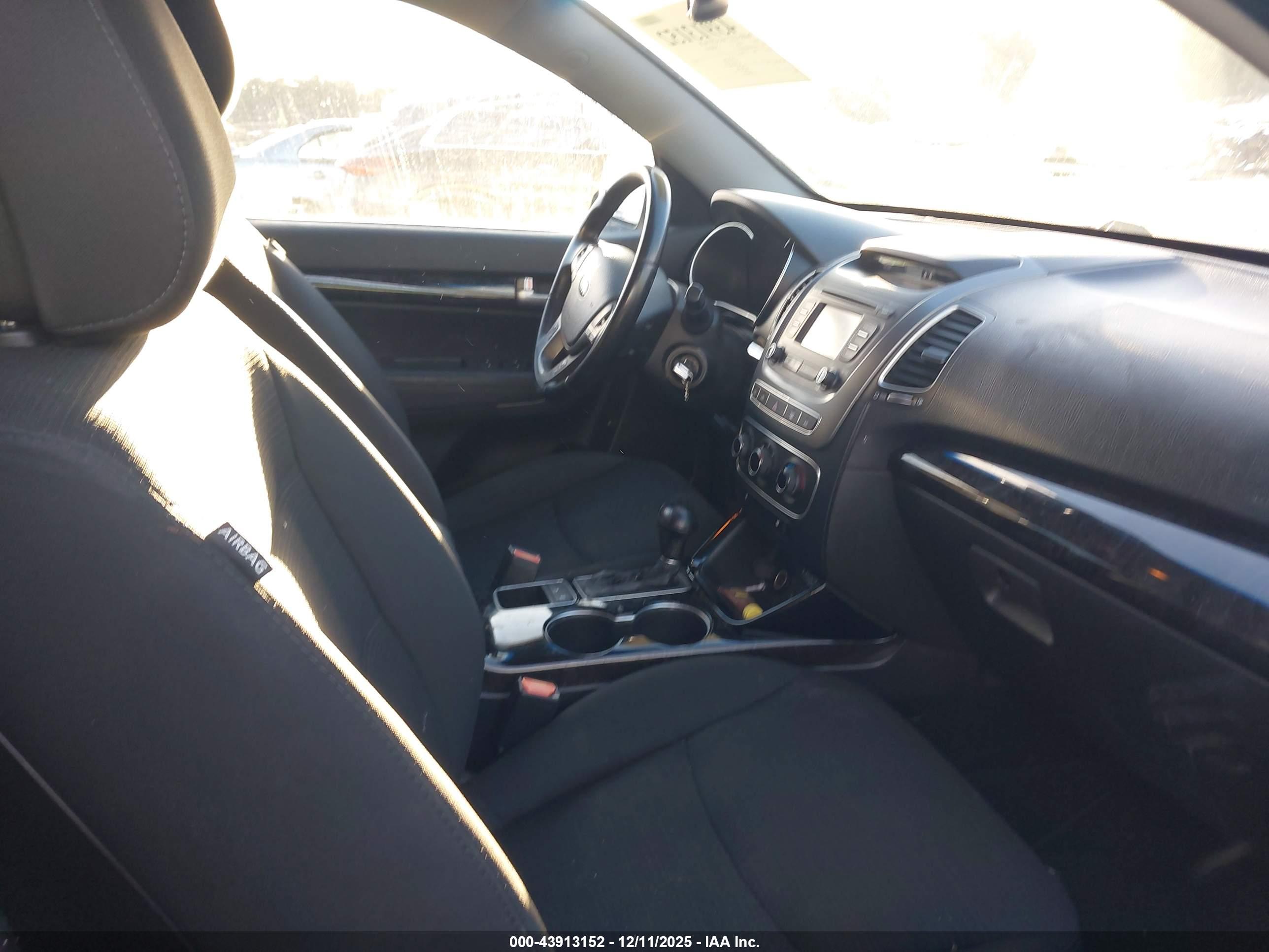 KIA SORENTO image 5
