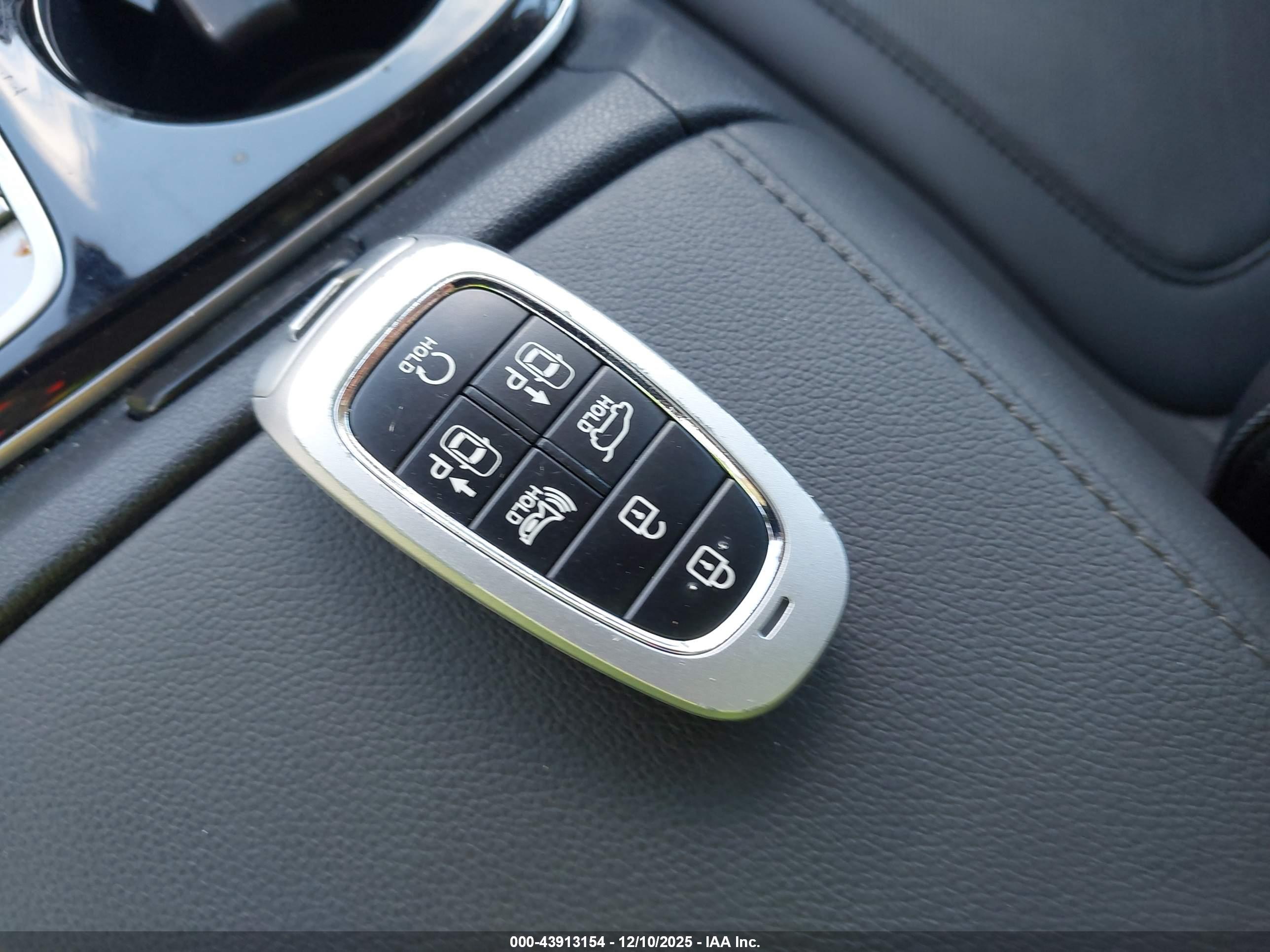 HYUNDAI TUCSON image 11