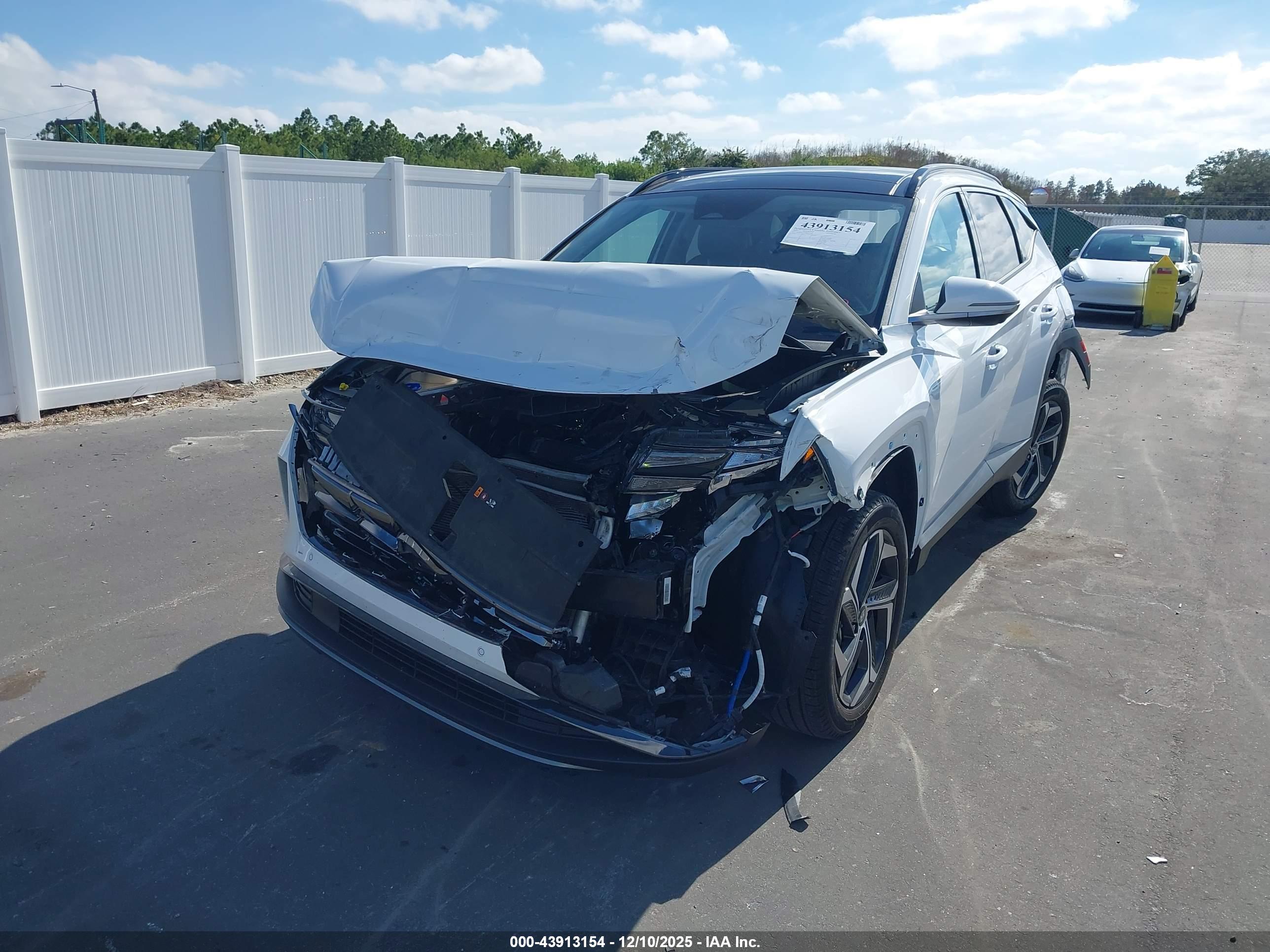 HYUNDAI TUCSON image 2