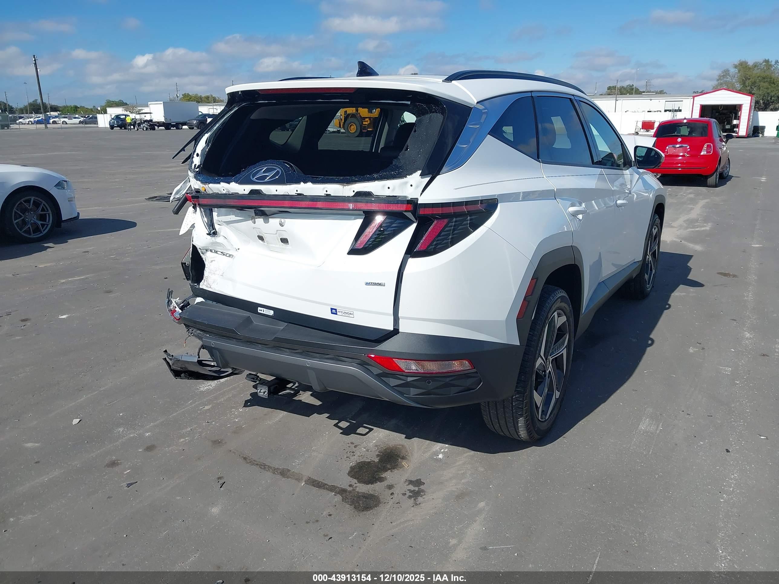 HYUNDAI TUCSON image 4