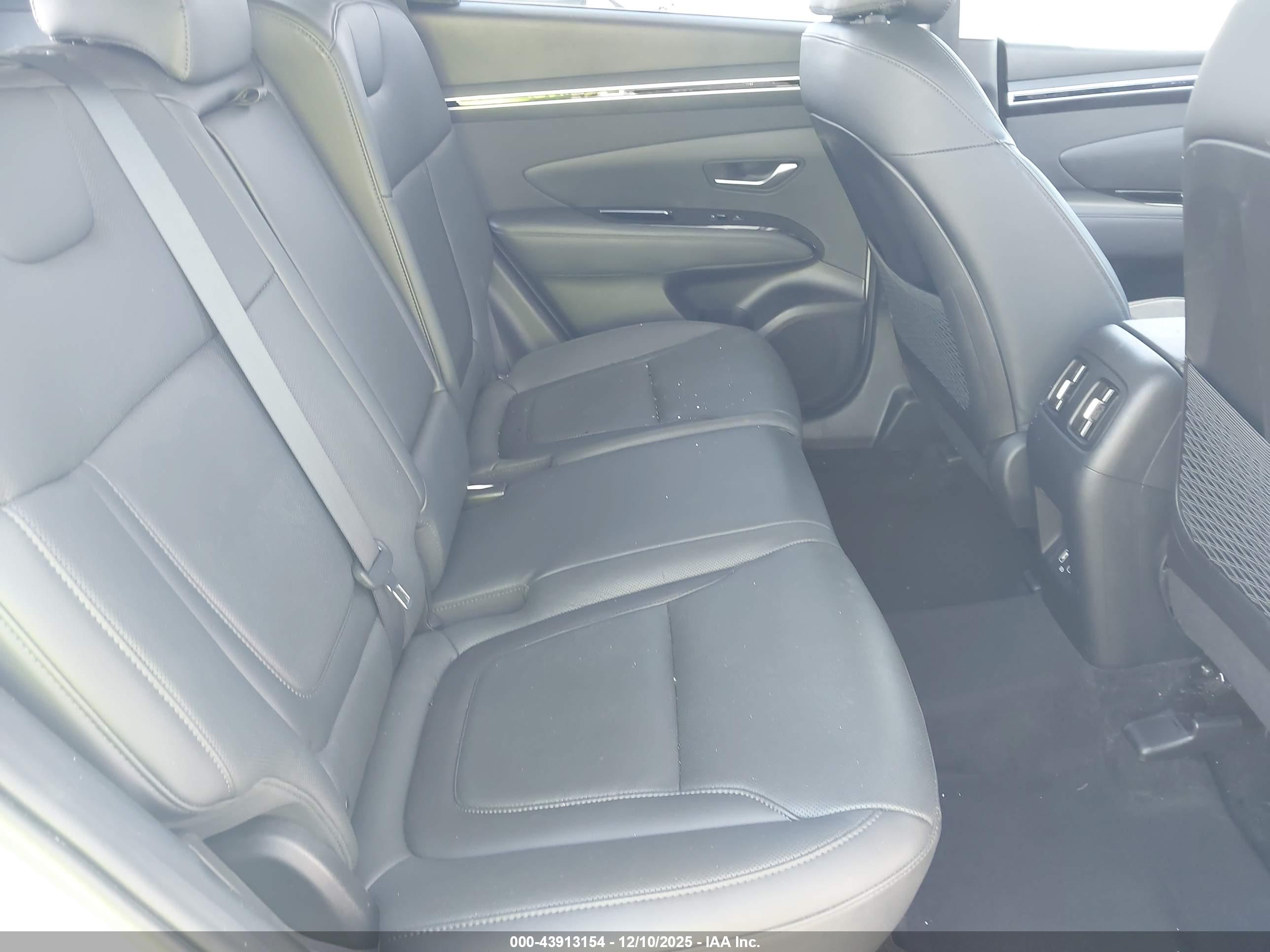 HYUNDAI TUCSON image 8