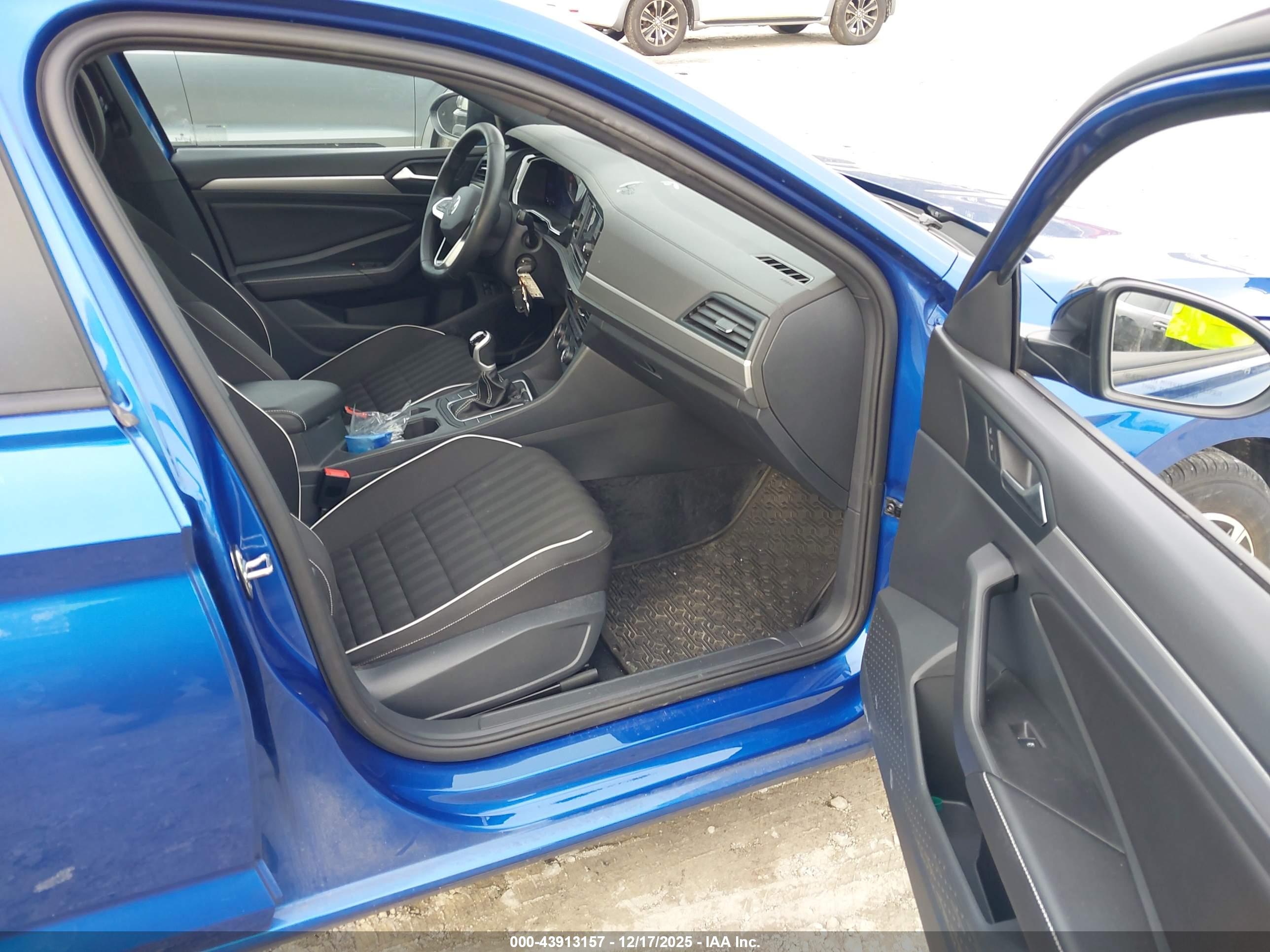 VOLKSWAGEN JETTA image 5