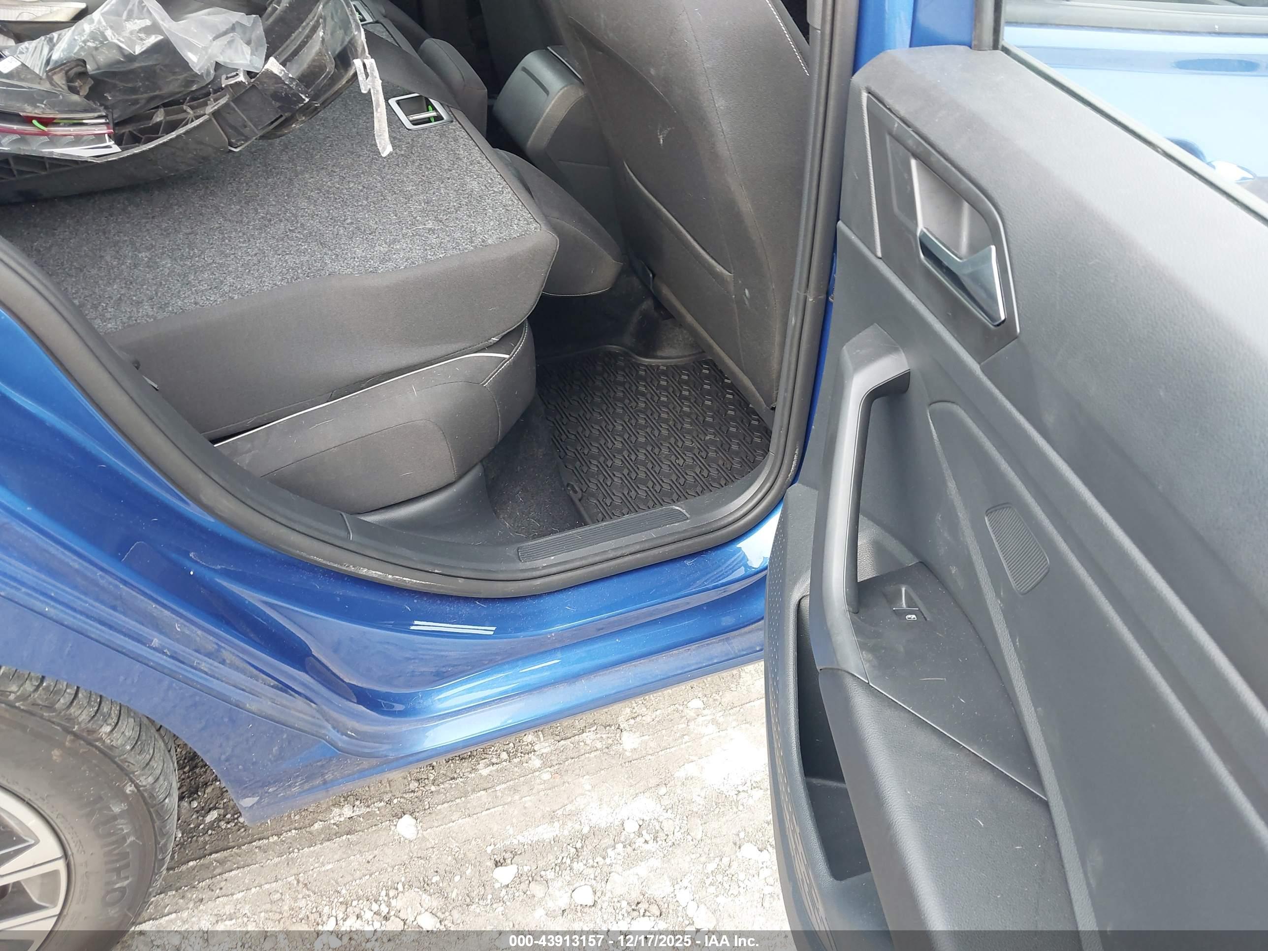 VOLKSWAGEN JETTA image 8