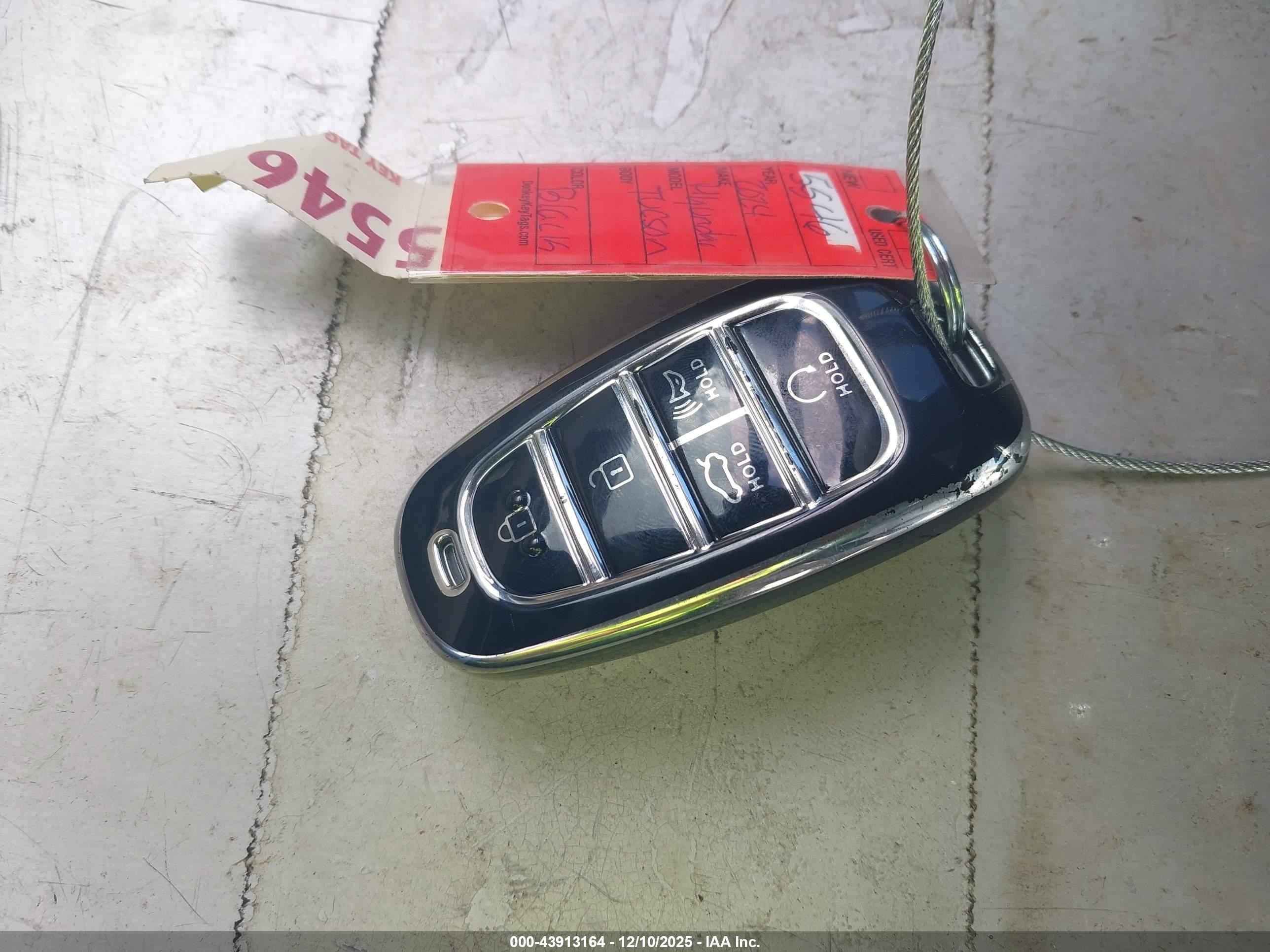 HYUNDAI TUCSON image 11