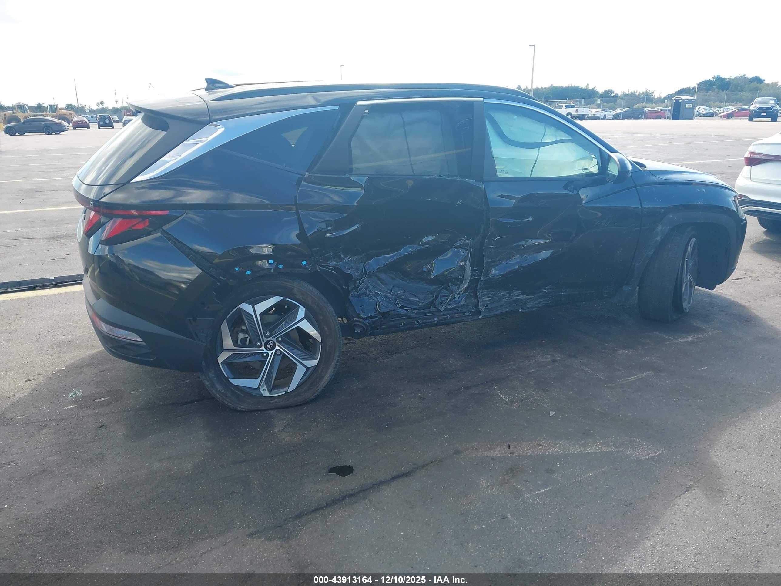 HYUNDAI TUCSON image 4