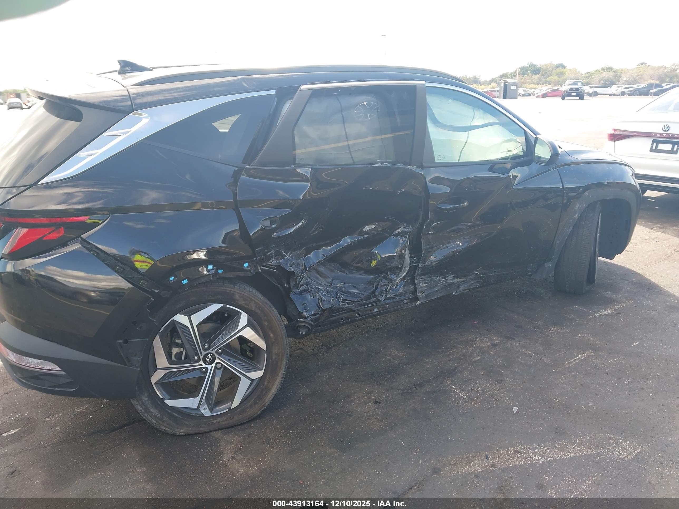 HYUNDAI TUCSON image 6