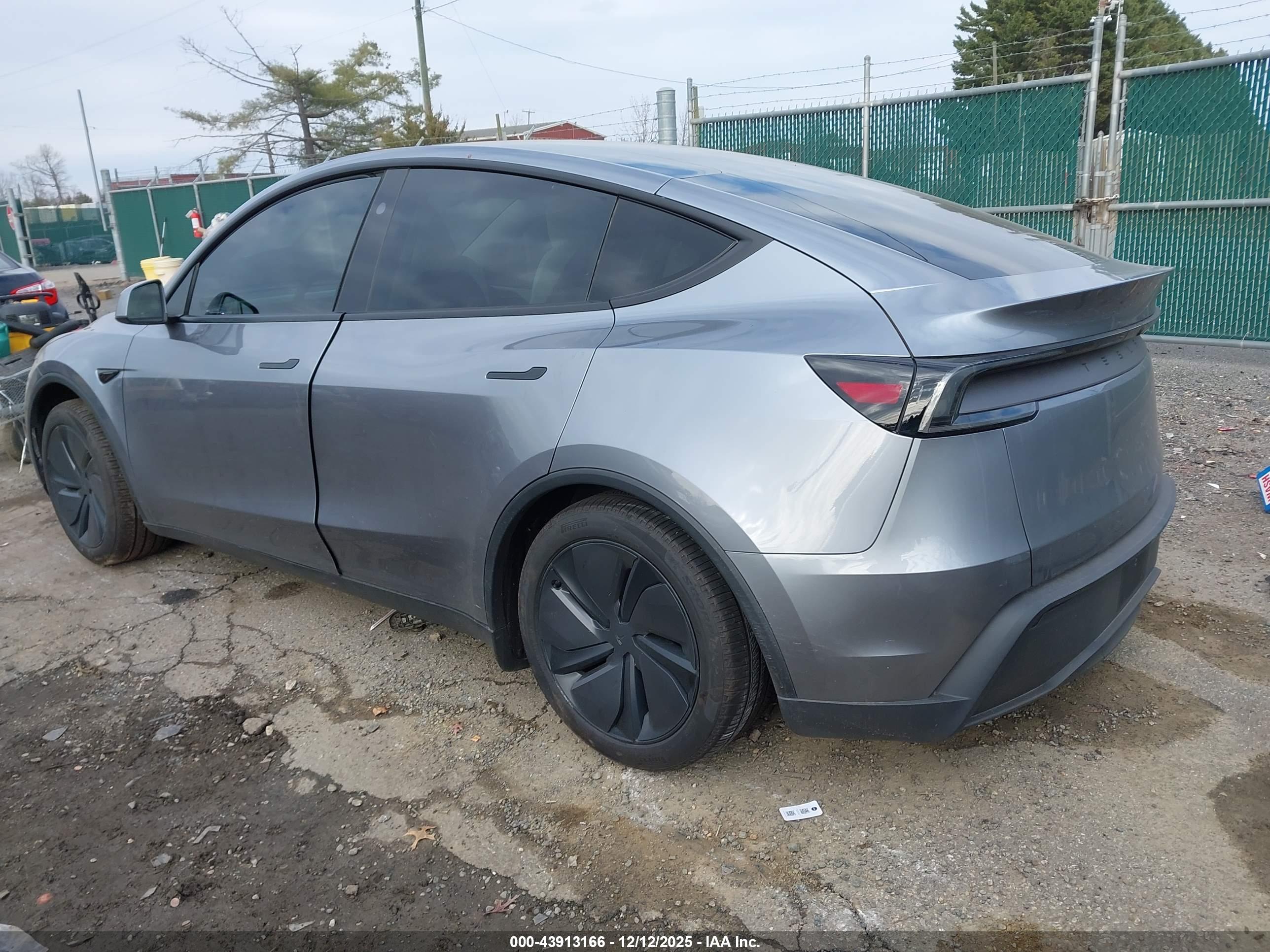 TESLA MODEL image 3