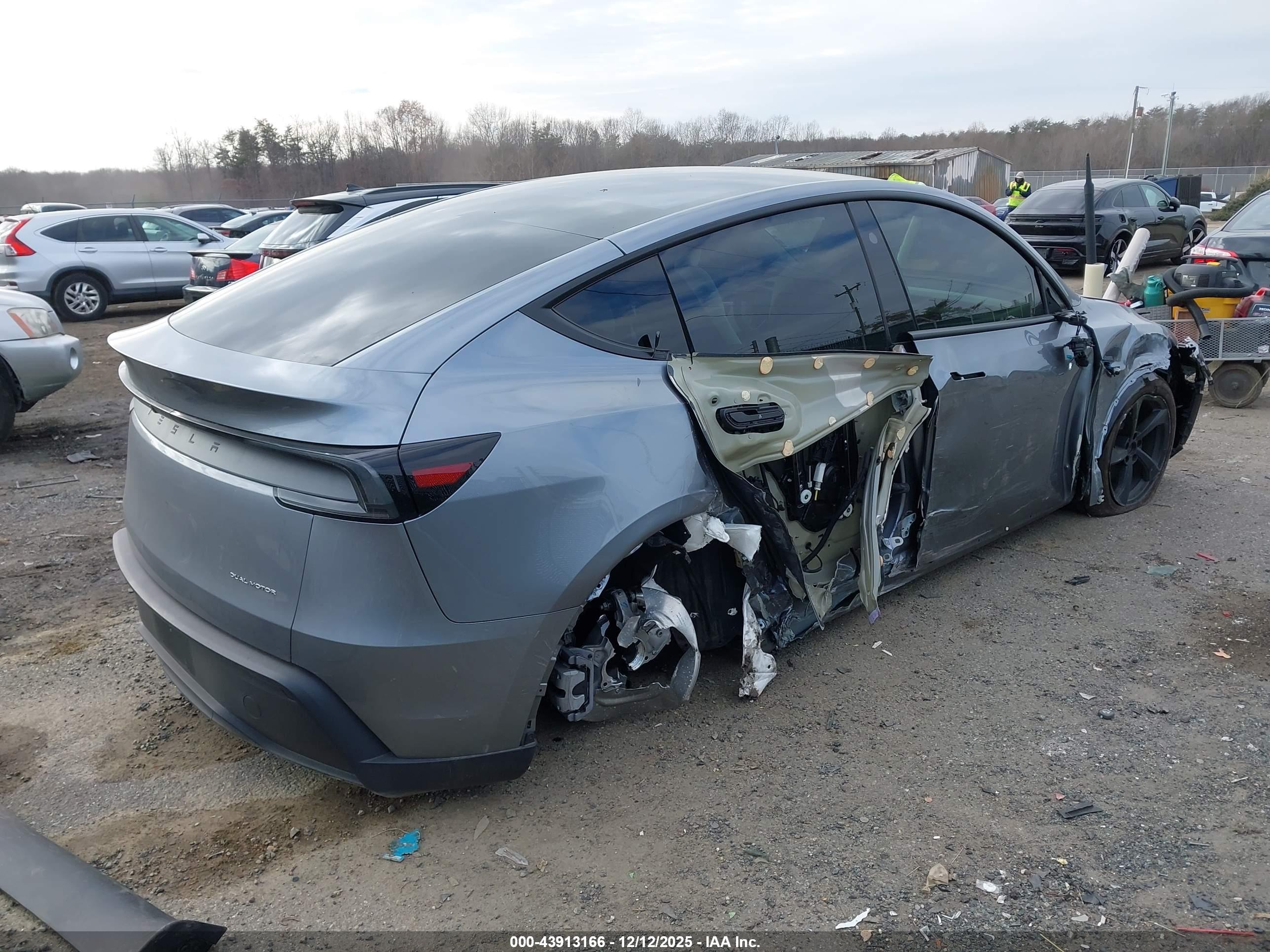 TESLA MODEL image 4
