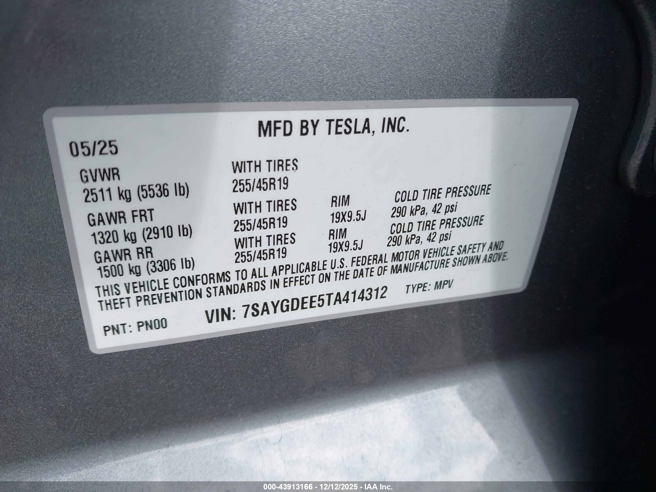 TESLA MODEL image 9