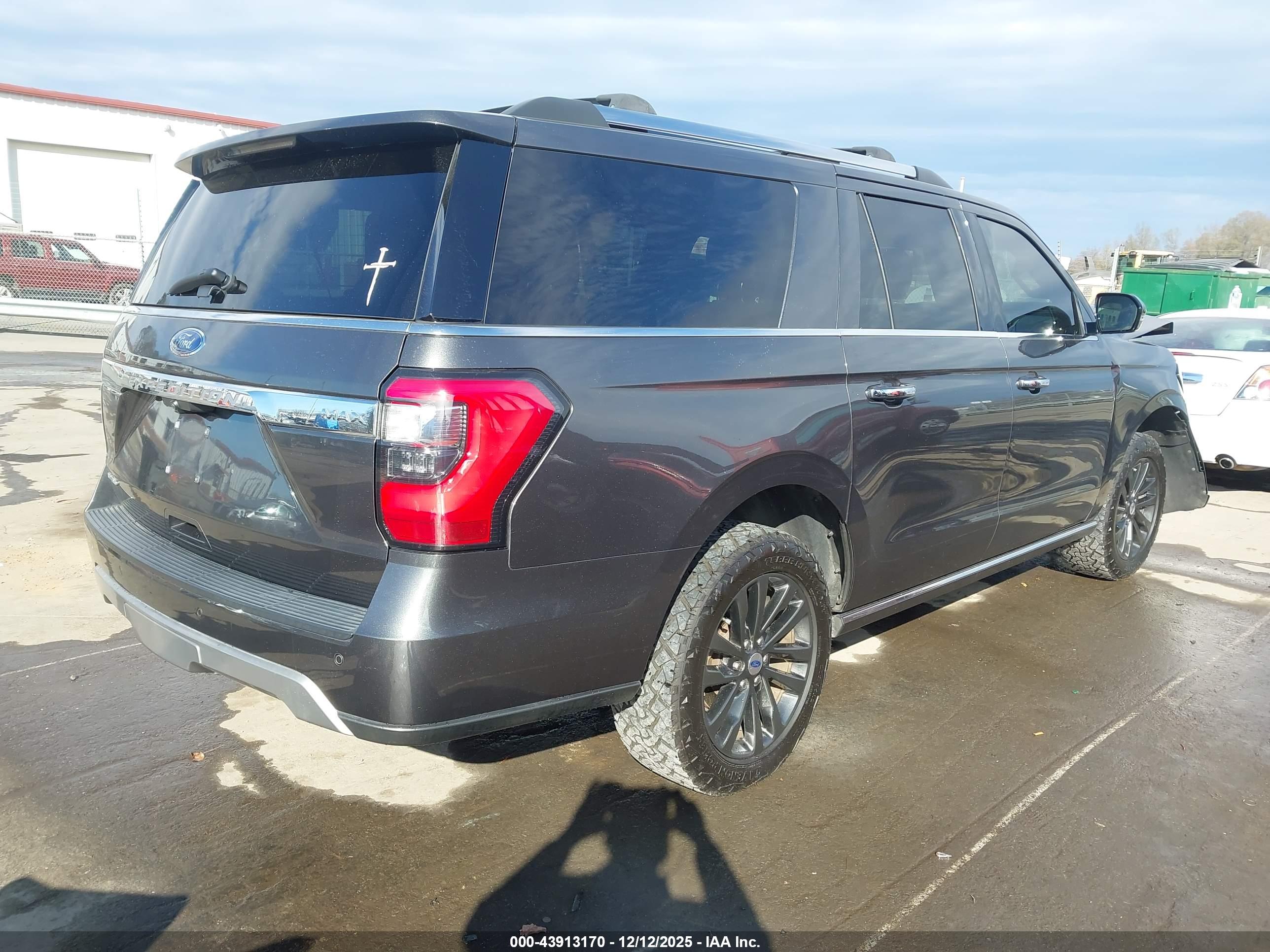 FORD EXPEDITION image 4