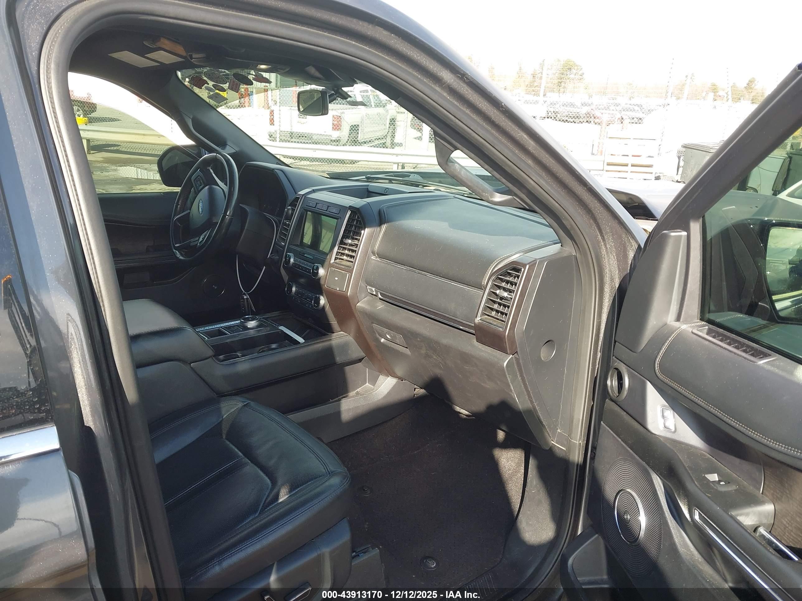 FORD EXPEDITION image 5