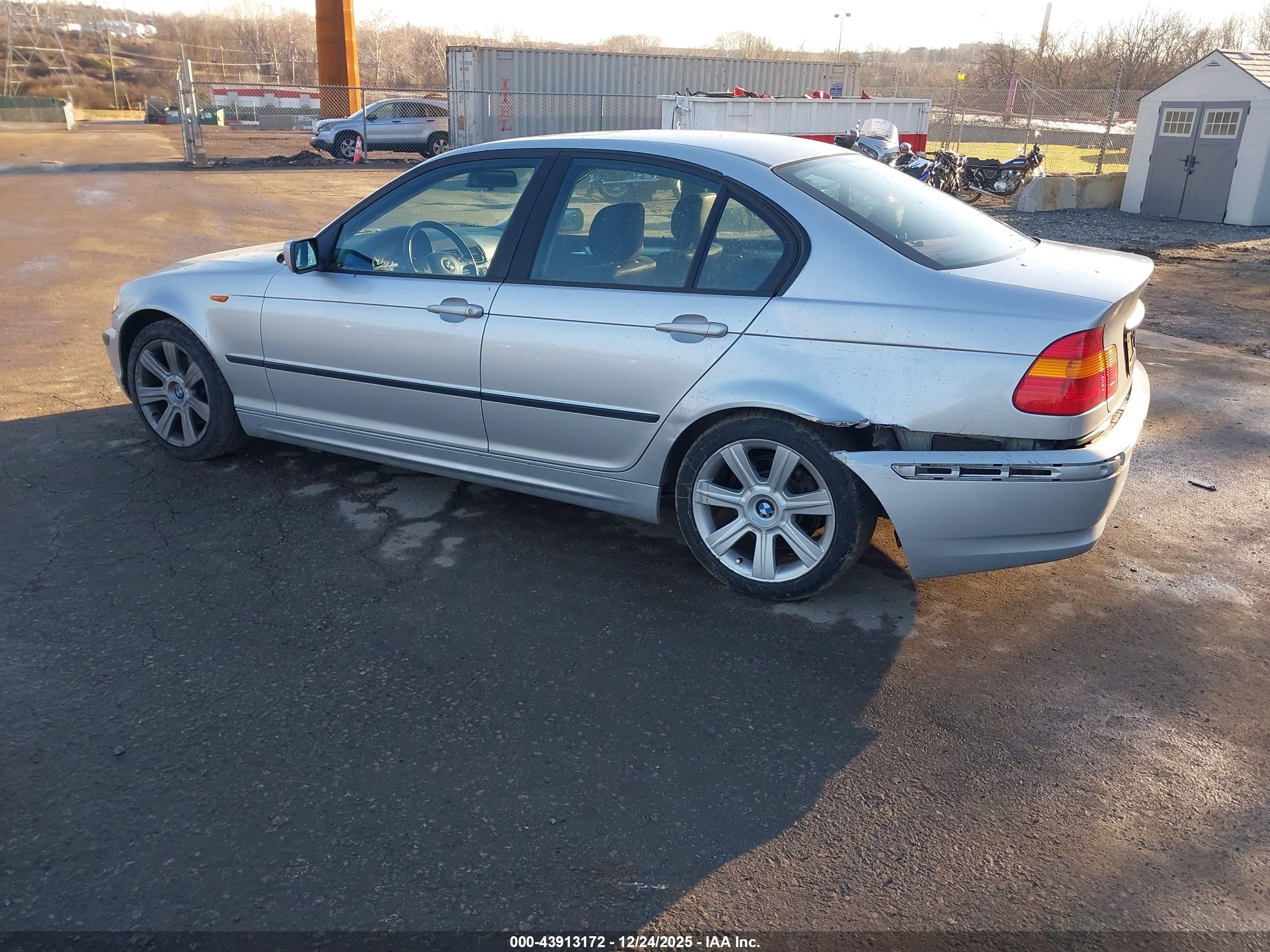 BMW 325I image 3