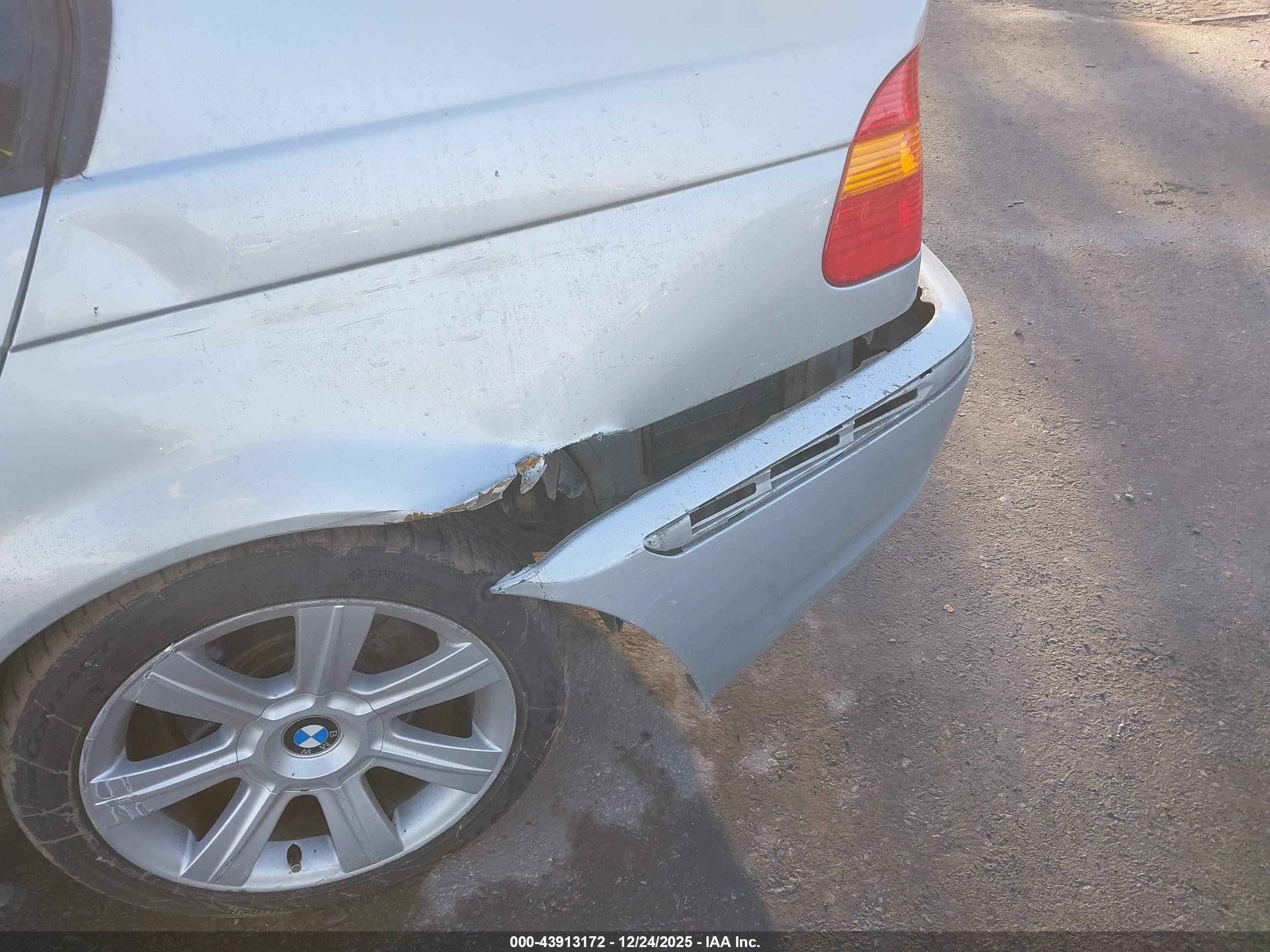 BMW 325I image 6