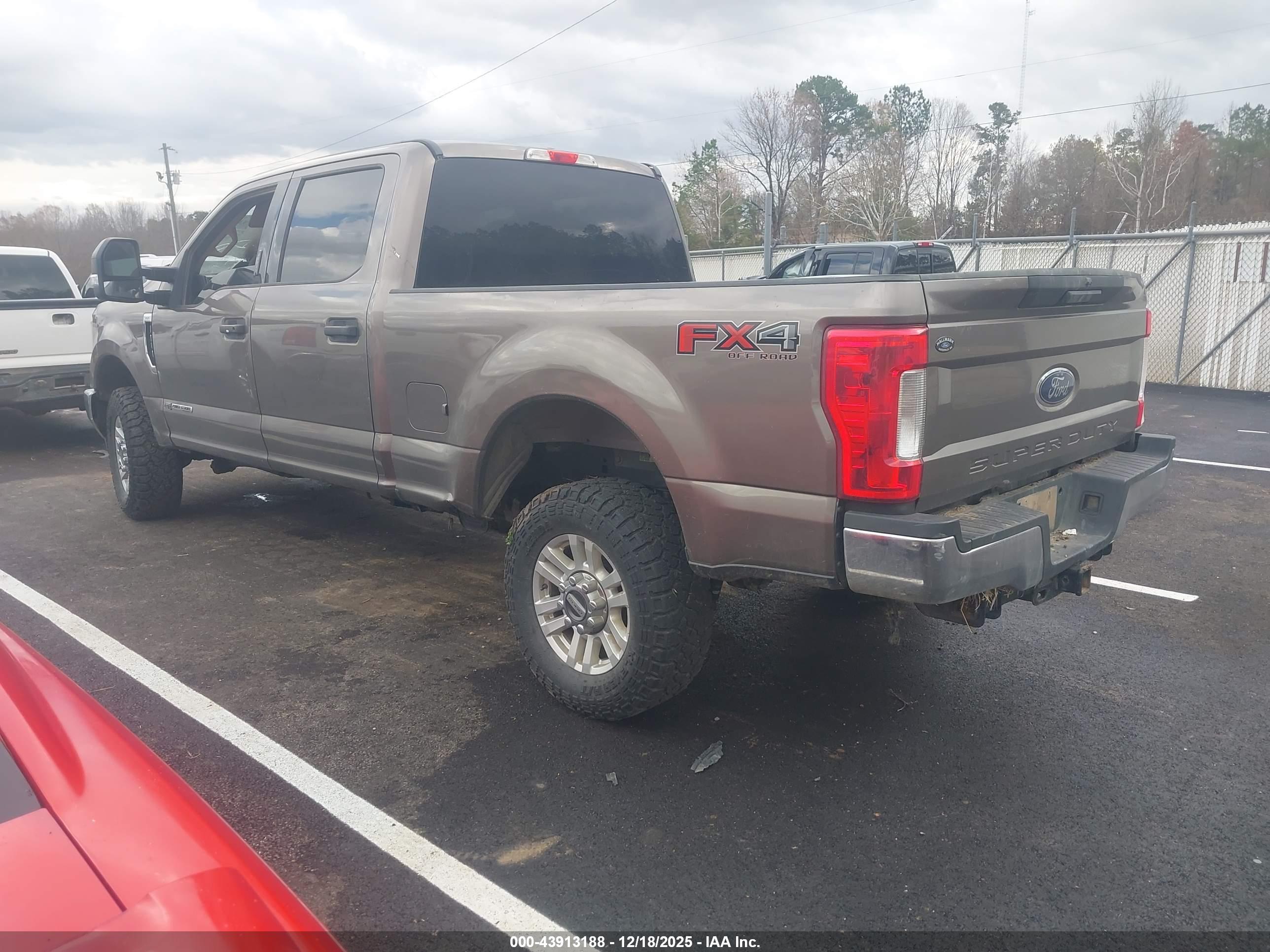 FORD F-250 image 3