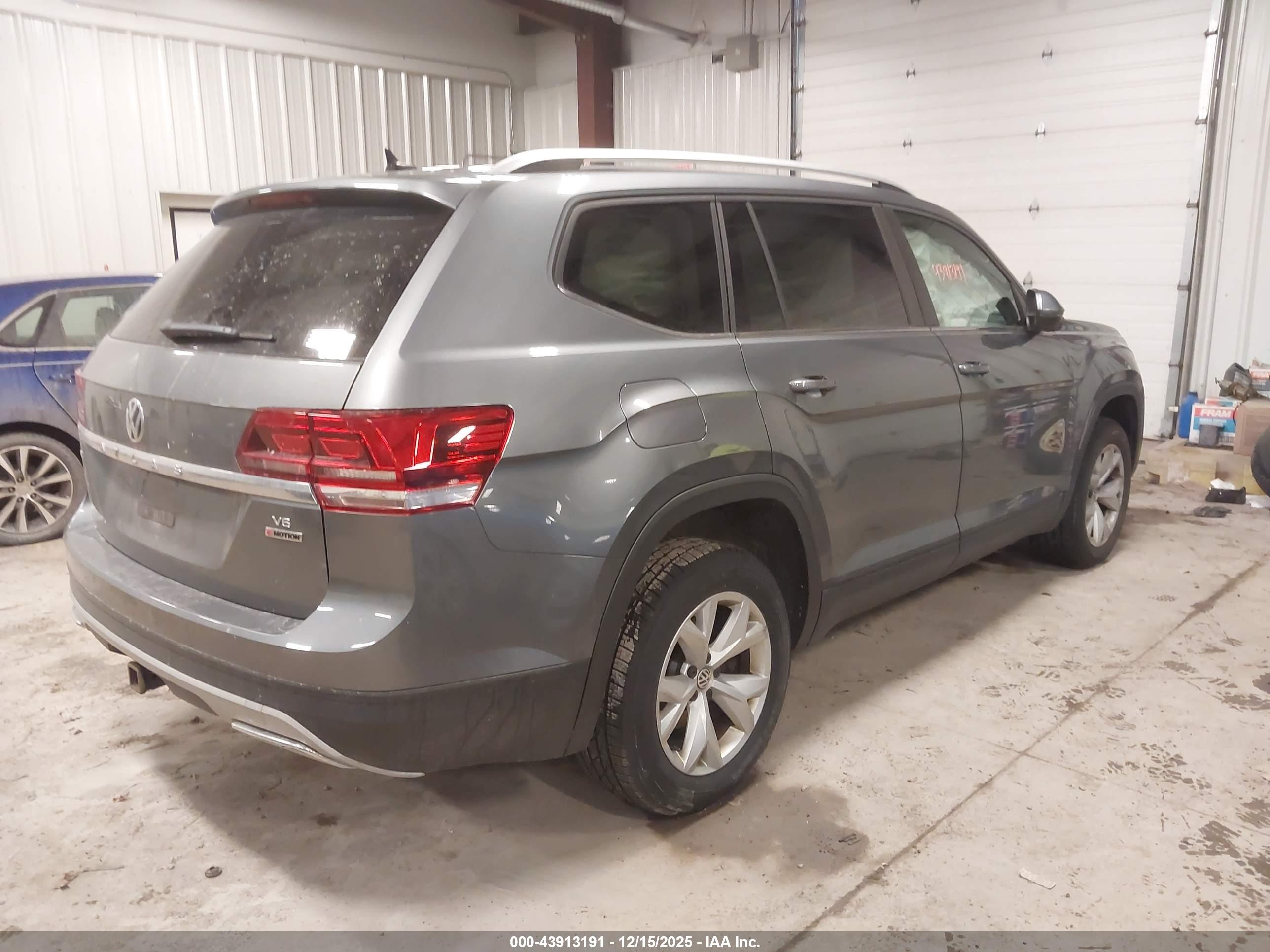 VOLKSWAGEN ATLAS image 4