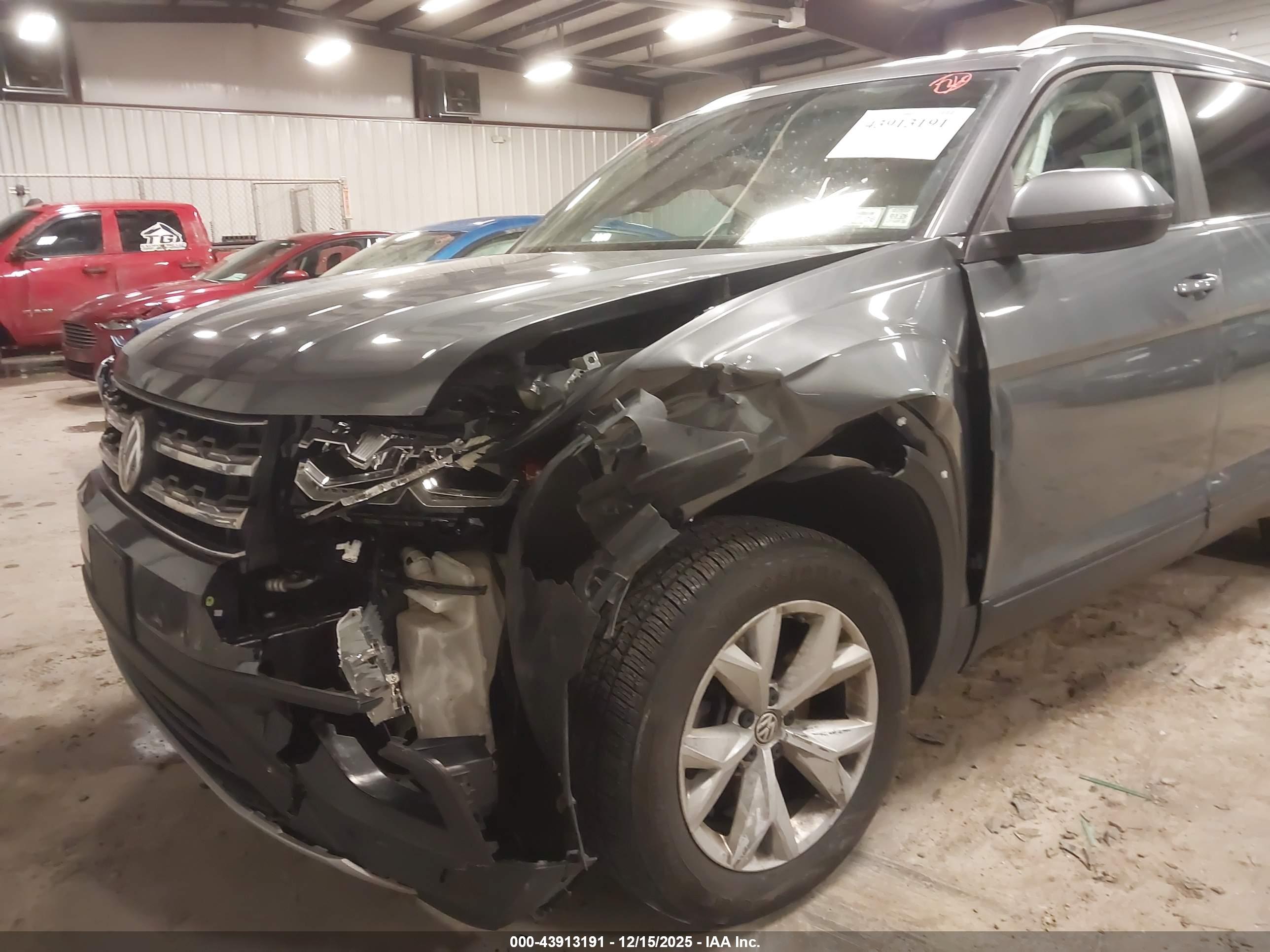 VOLKSWAGEN ATLAS image 6