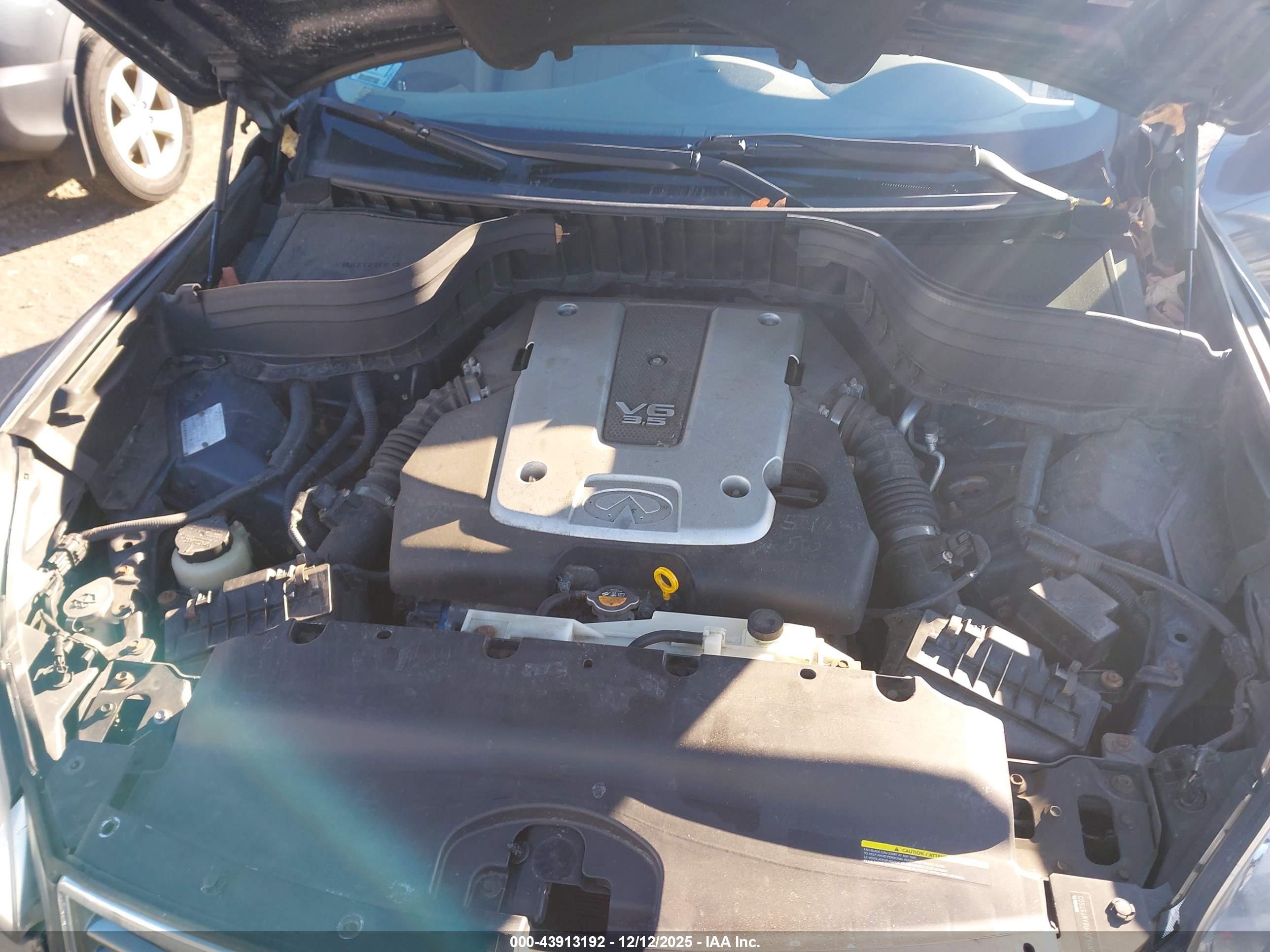 INFINITI EX35 image 10