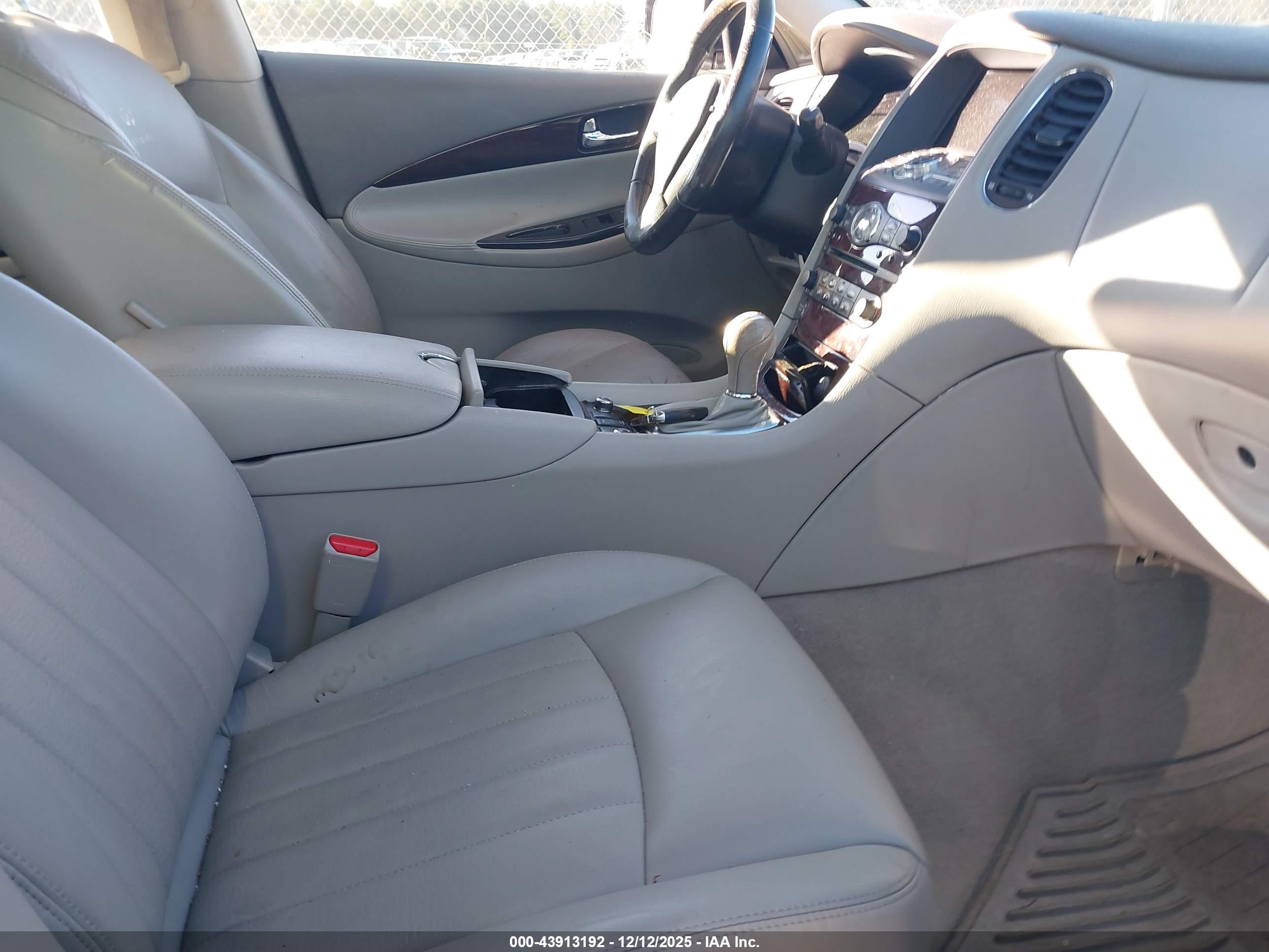 INFINITI EX35 image 5
