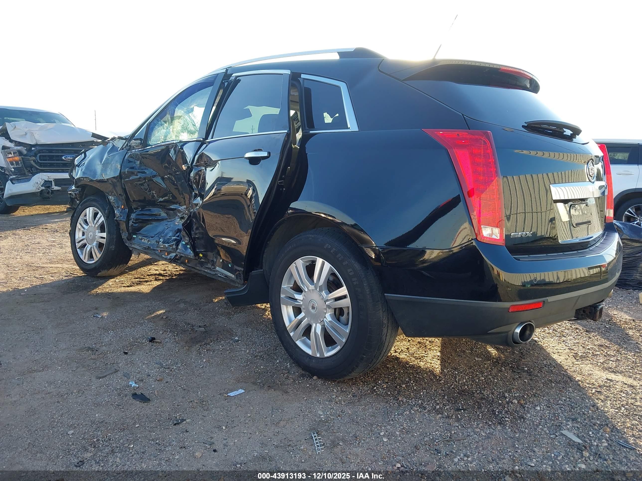 CADILLAC SRX image 3