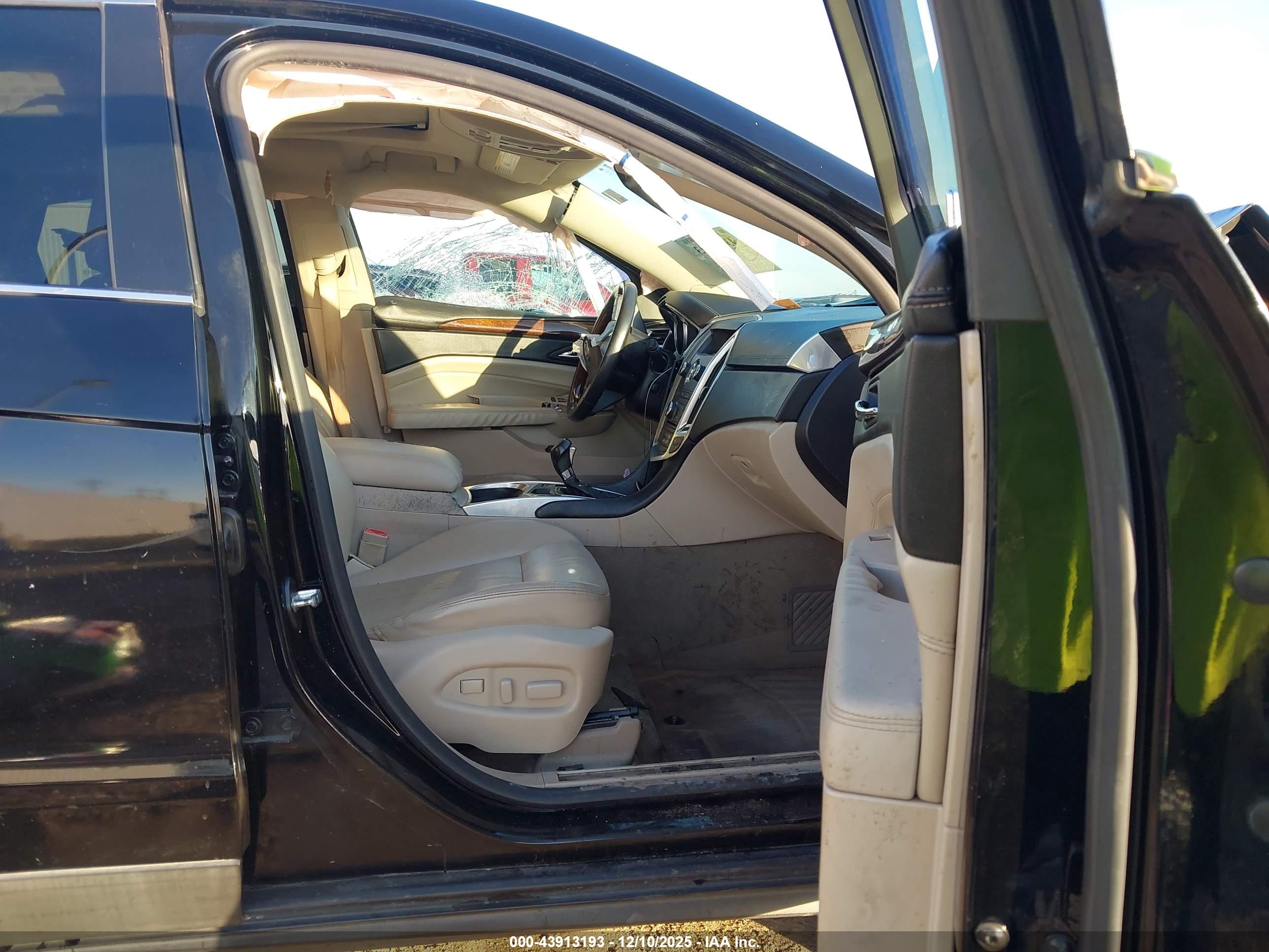 CADILLAC SRX image 5