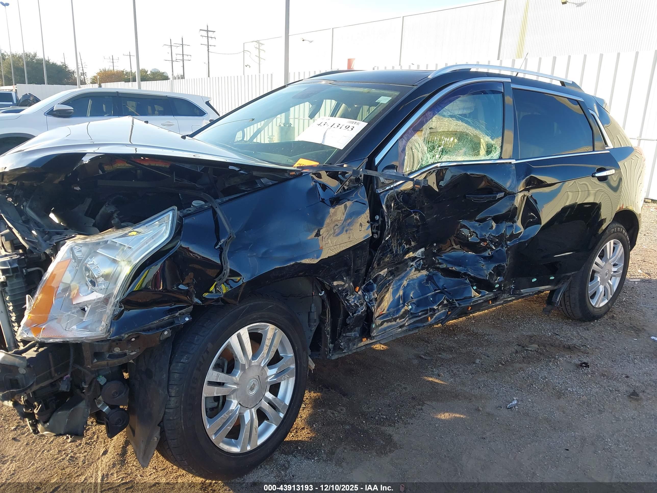 CADILLAC SRX image 6
