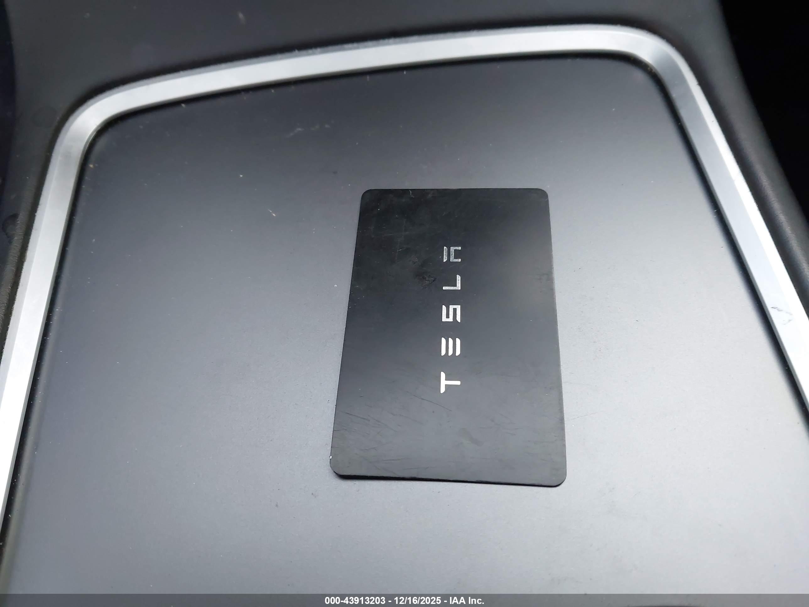 TESLA MODEL image 11