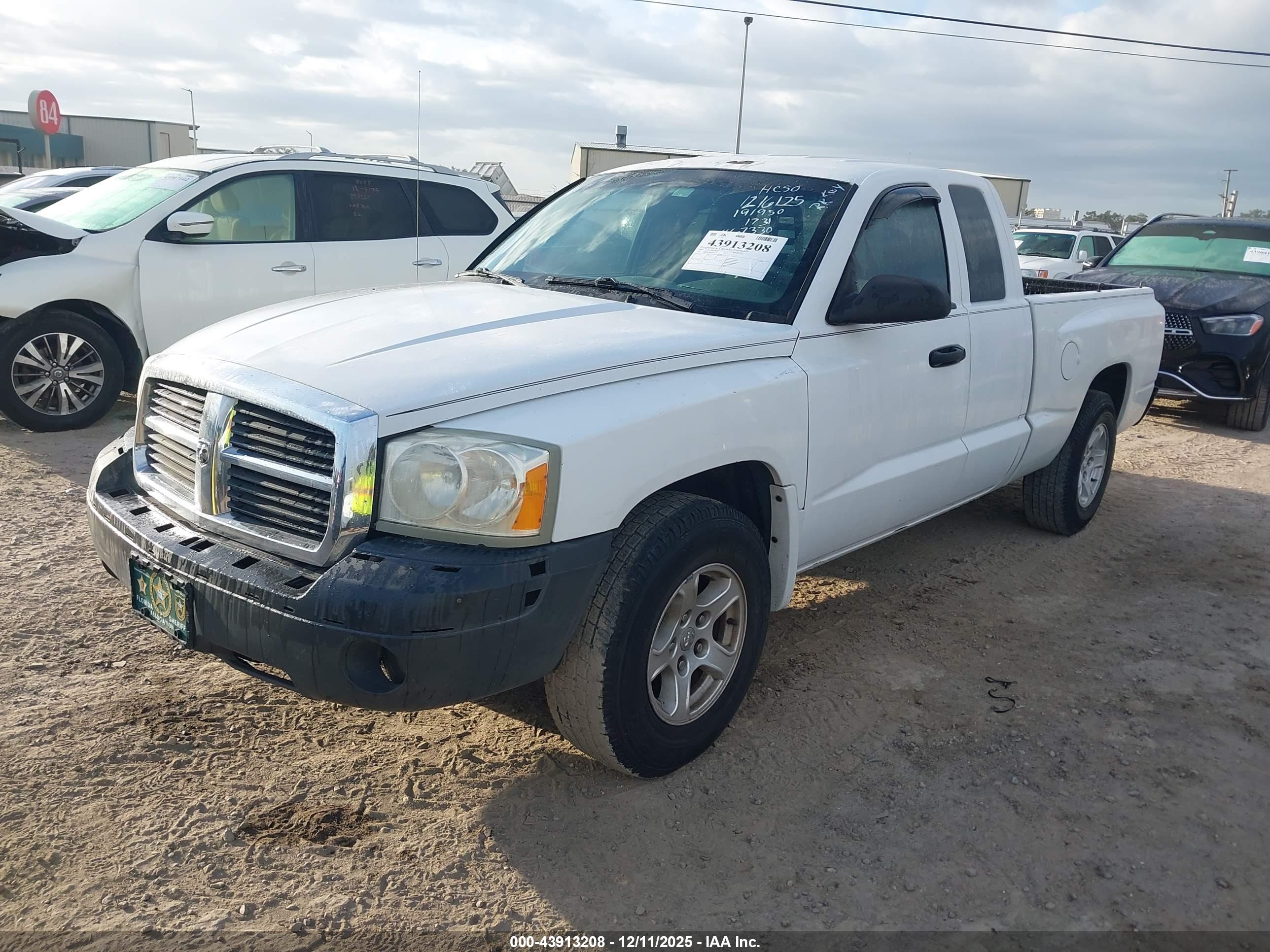 DODGE DAKOTA image 2