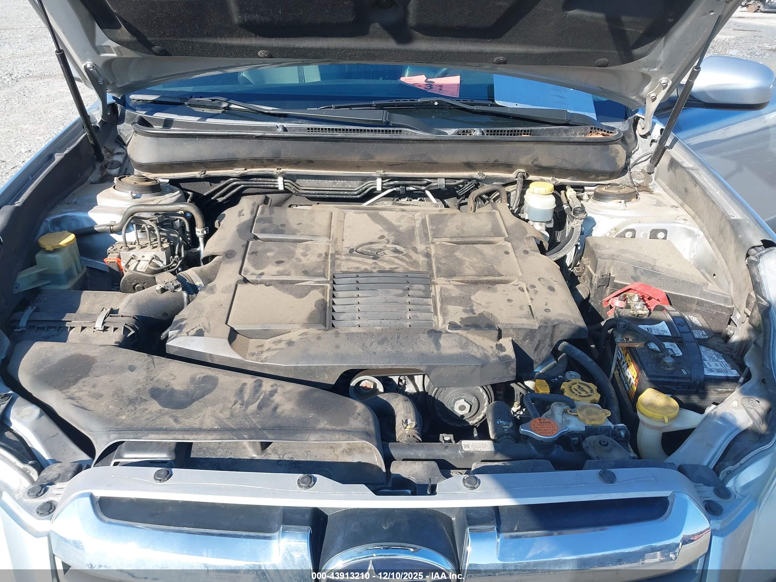 SUBARU OUTBACK image 10