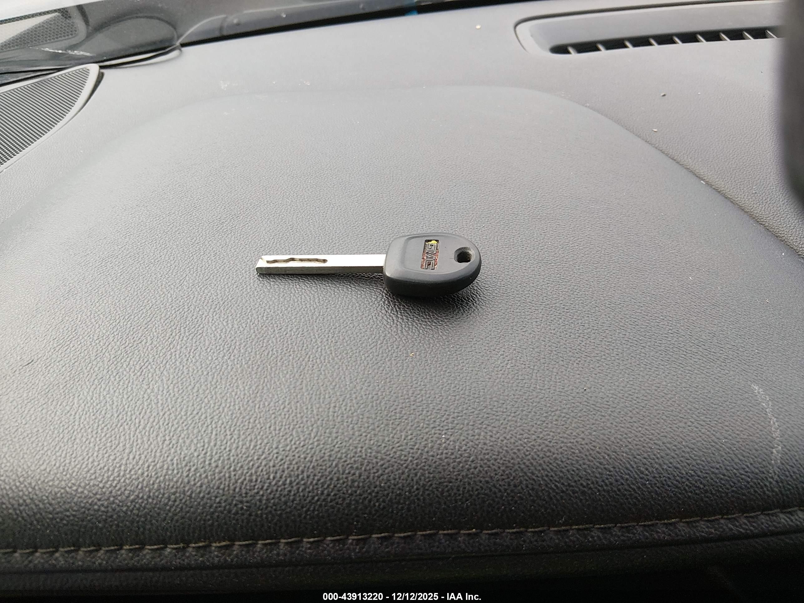 GMC SIERRA image 11