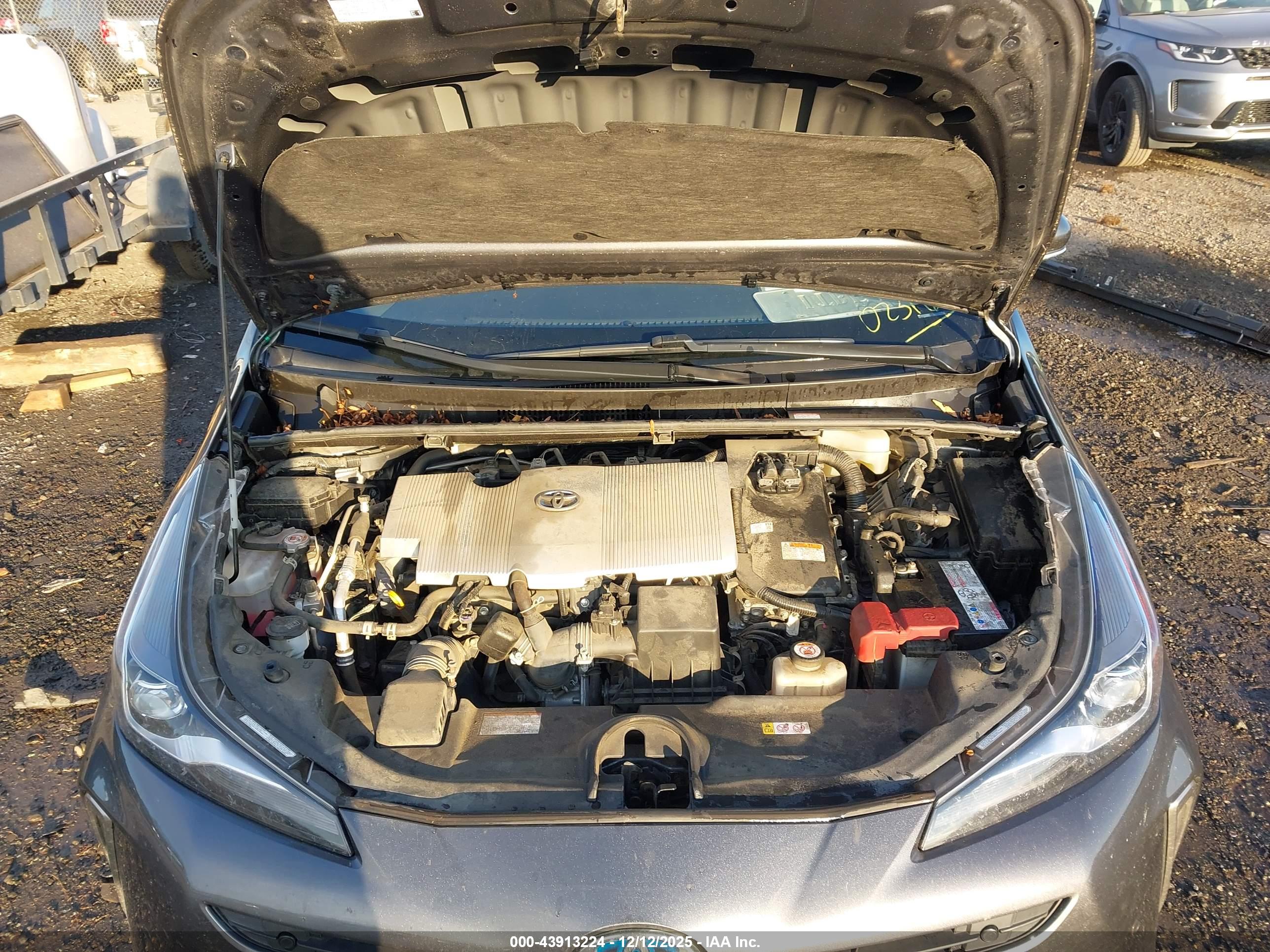 TOYOTA PRIUS image 10