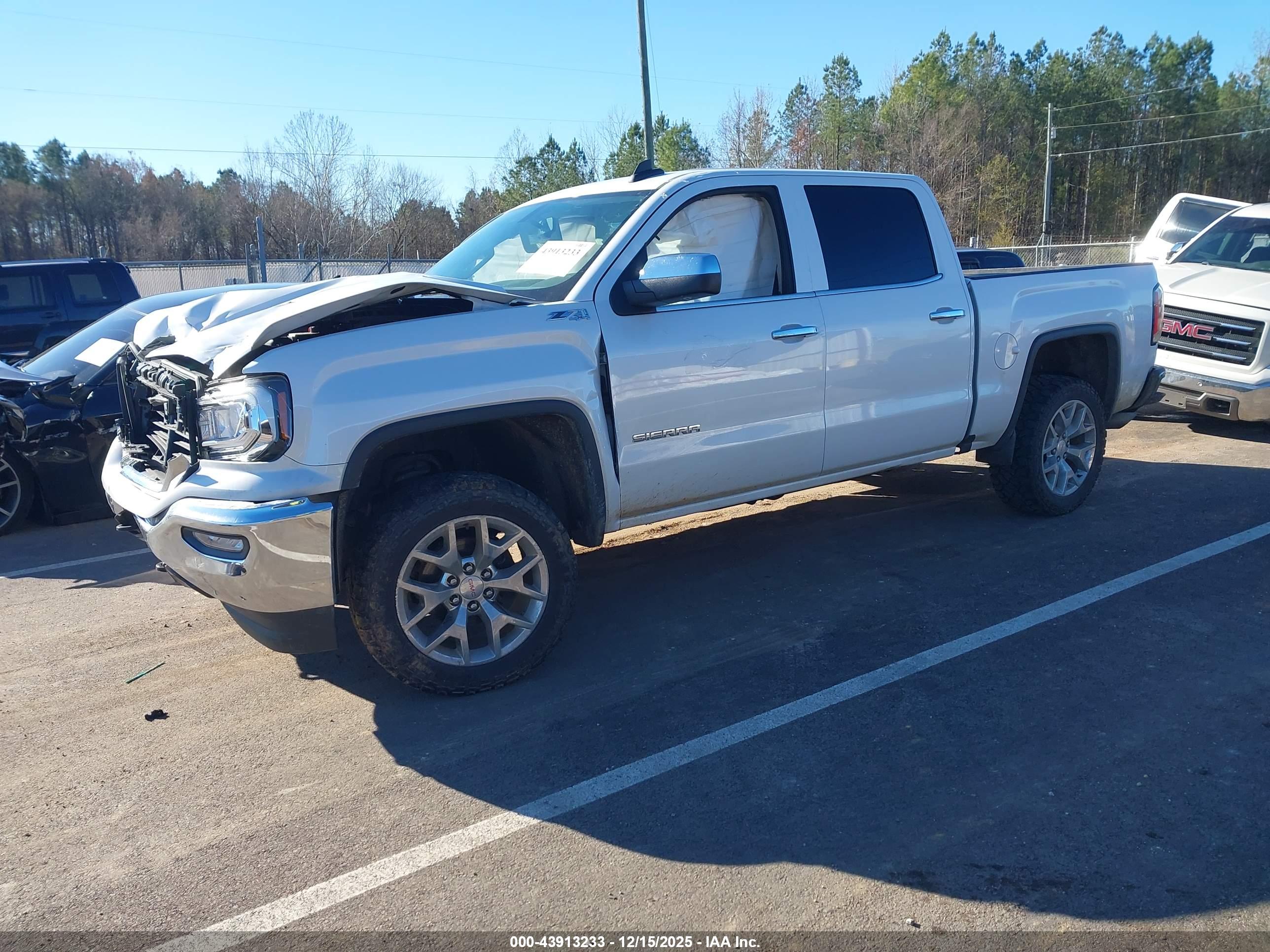GMC SIERRA image 2