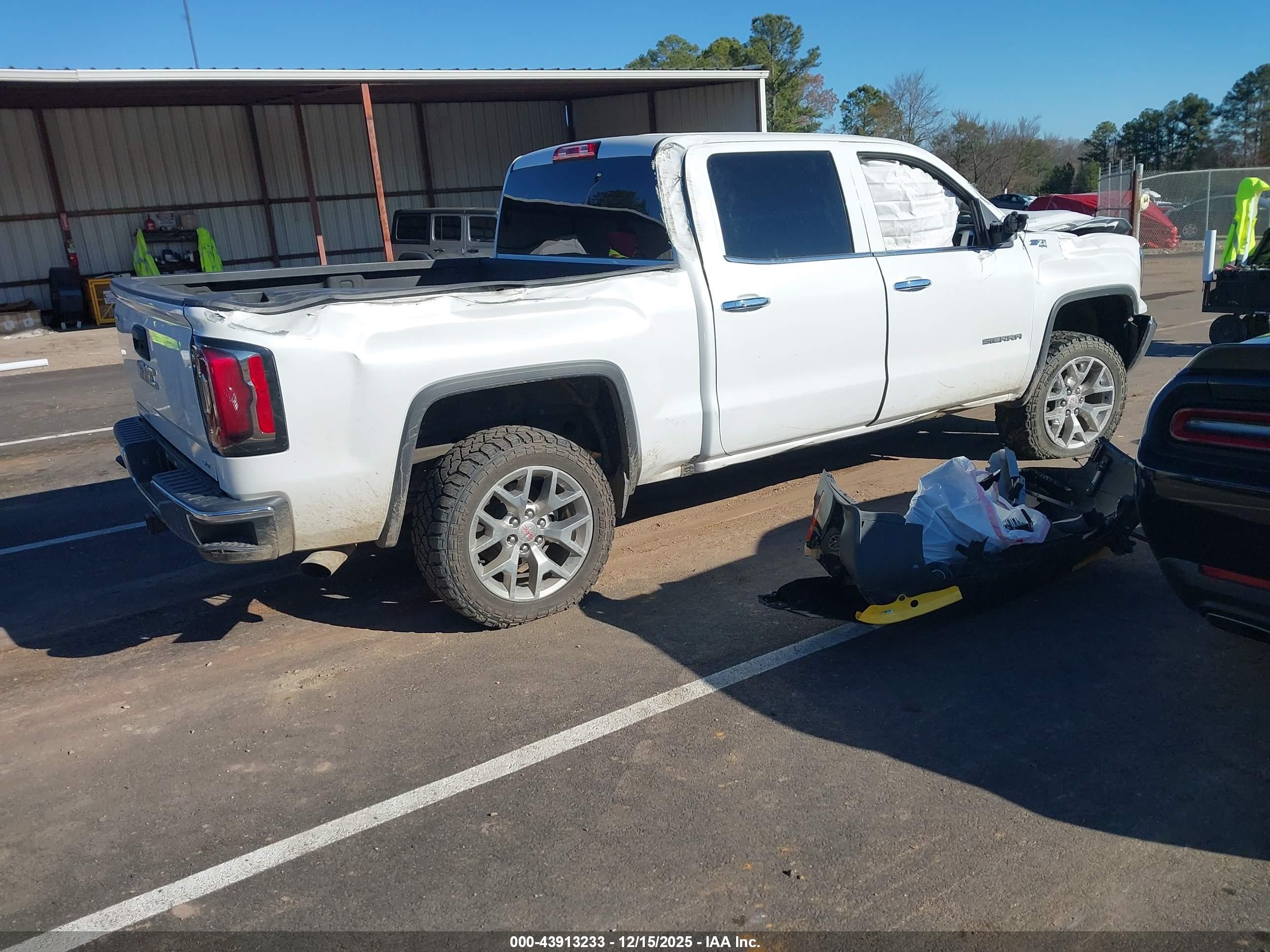 GMC SIERRA image 4