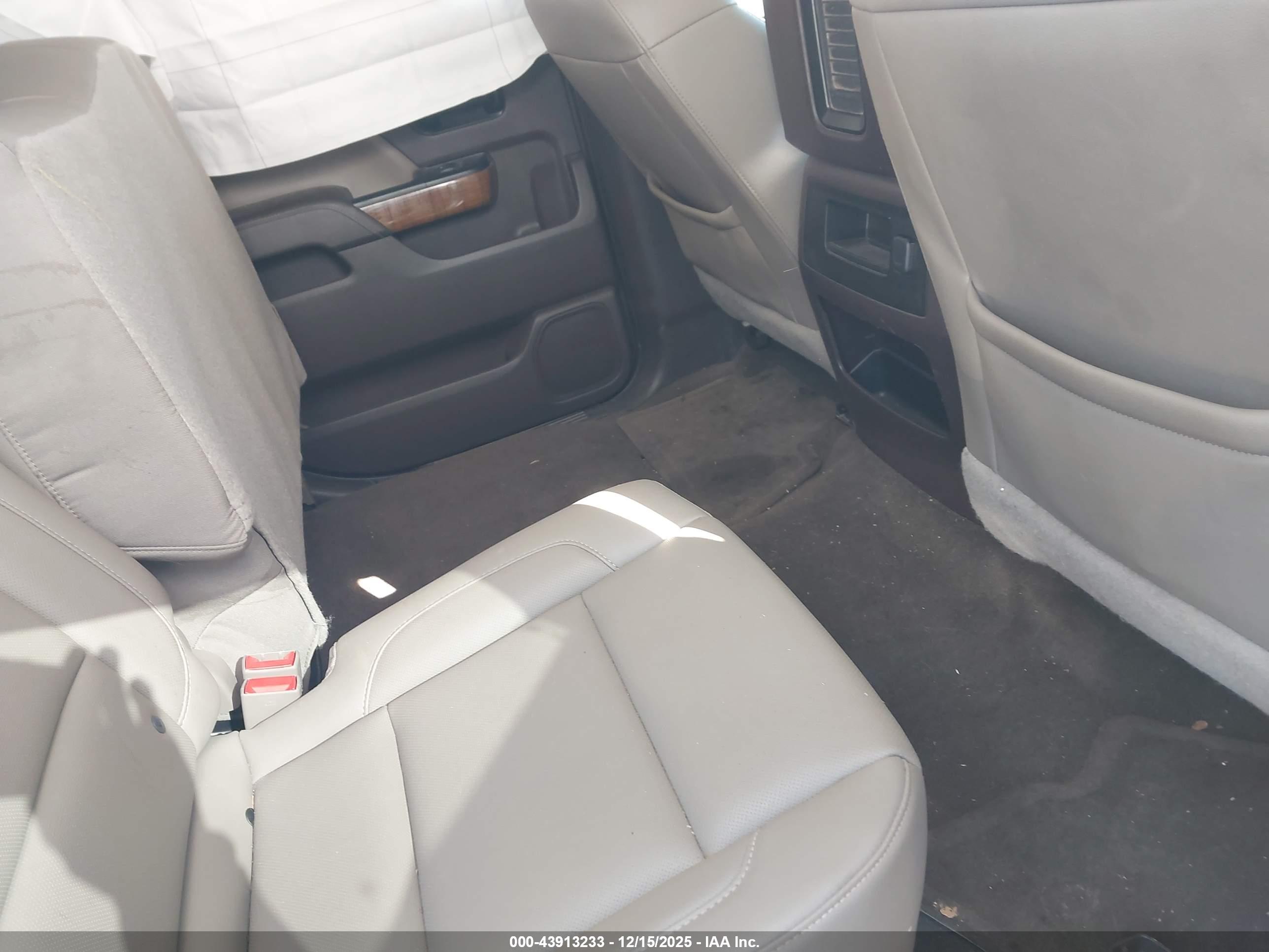 GMC SIERRA image 8